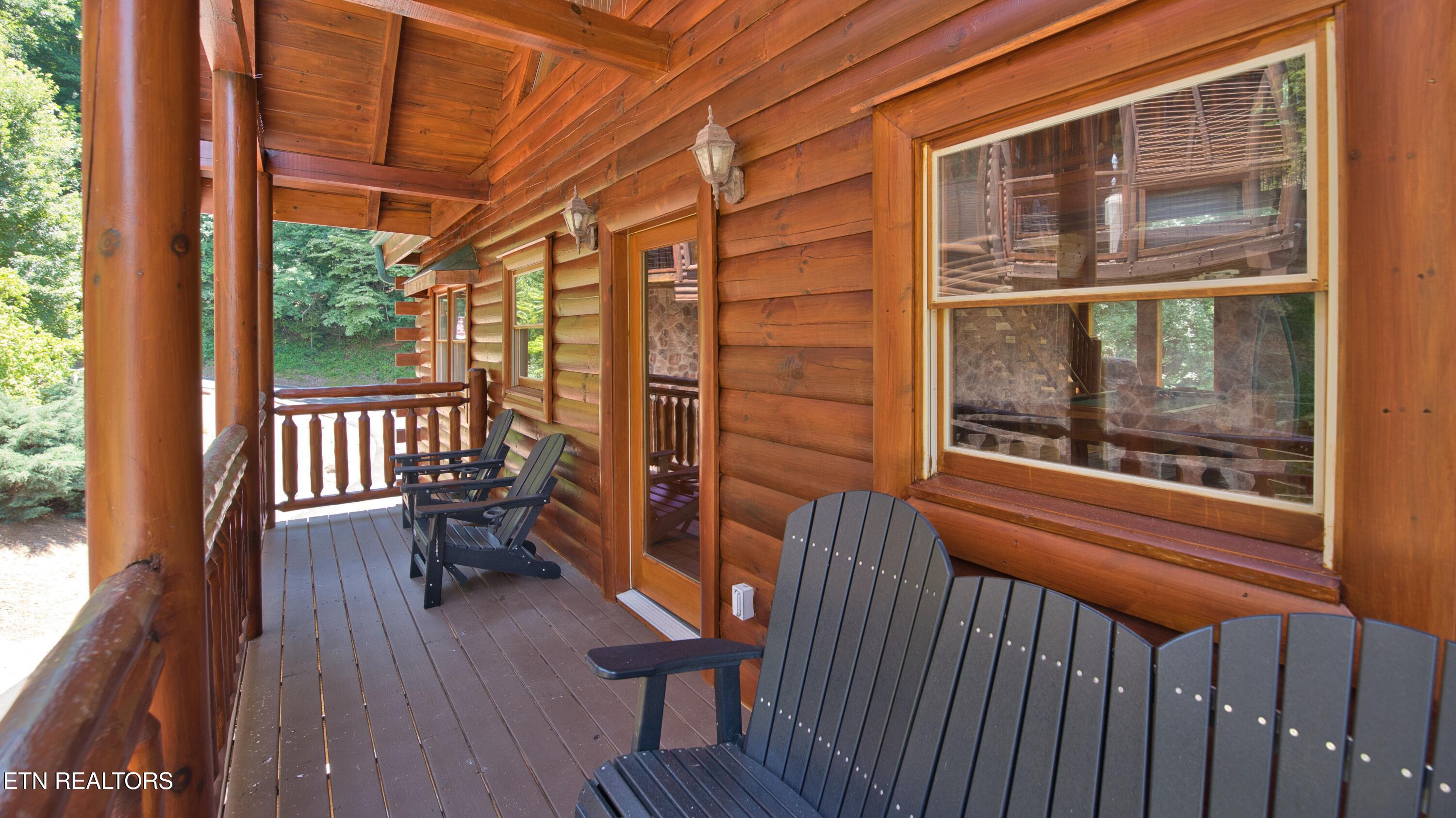 1124 Black Bear Cub Way Sevierville TN 37862