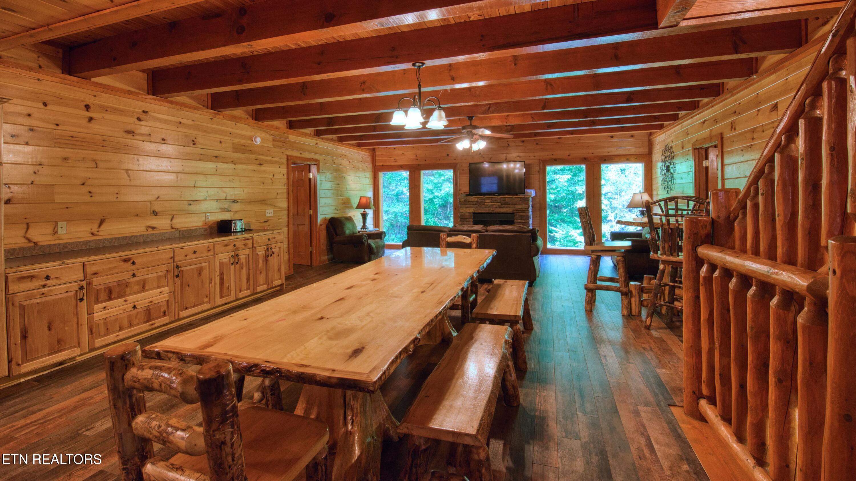 1124 Black Bear Cub Way Sevierville TN 37862