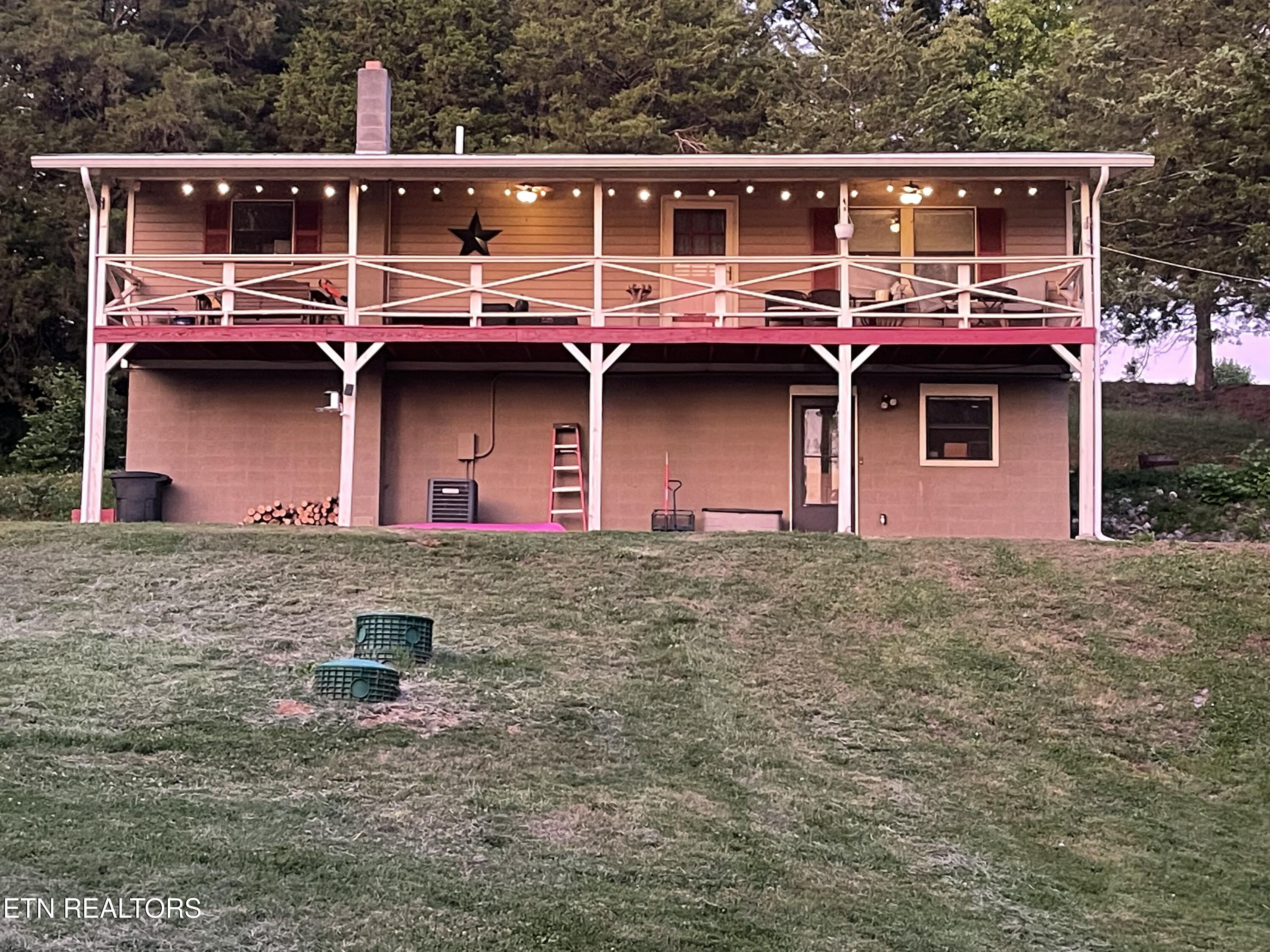 1420 Twin Oaks Road Sevierville TN 37876