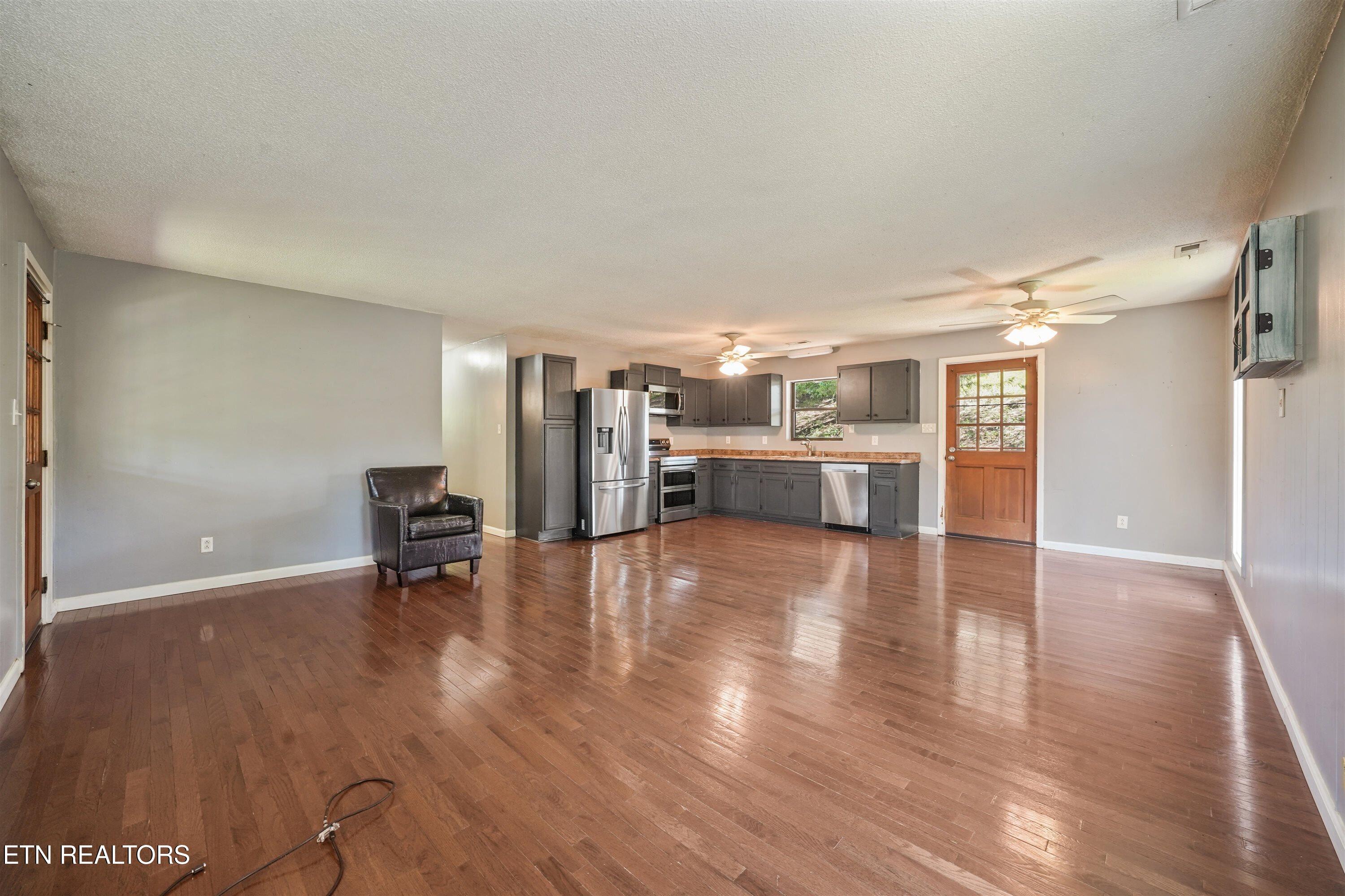 1420 Twin Oaks Road Sevierville TN 37876