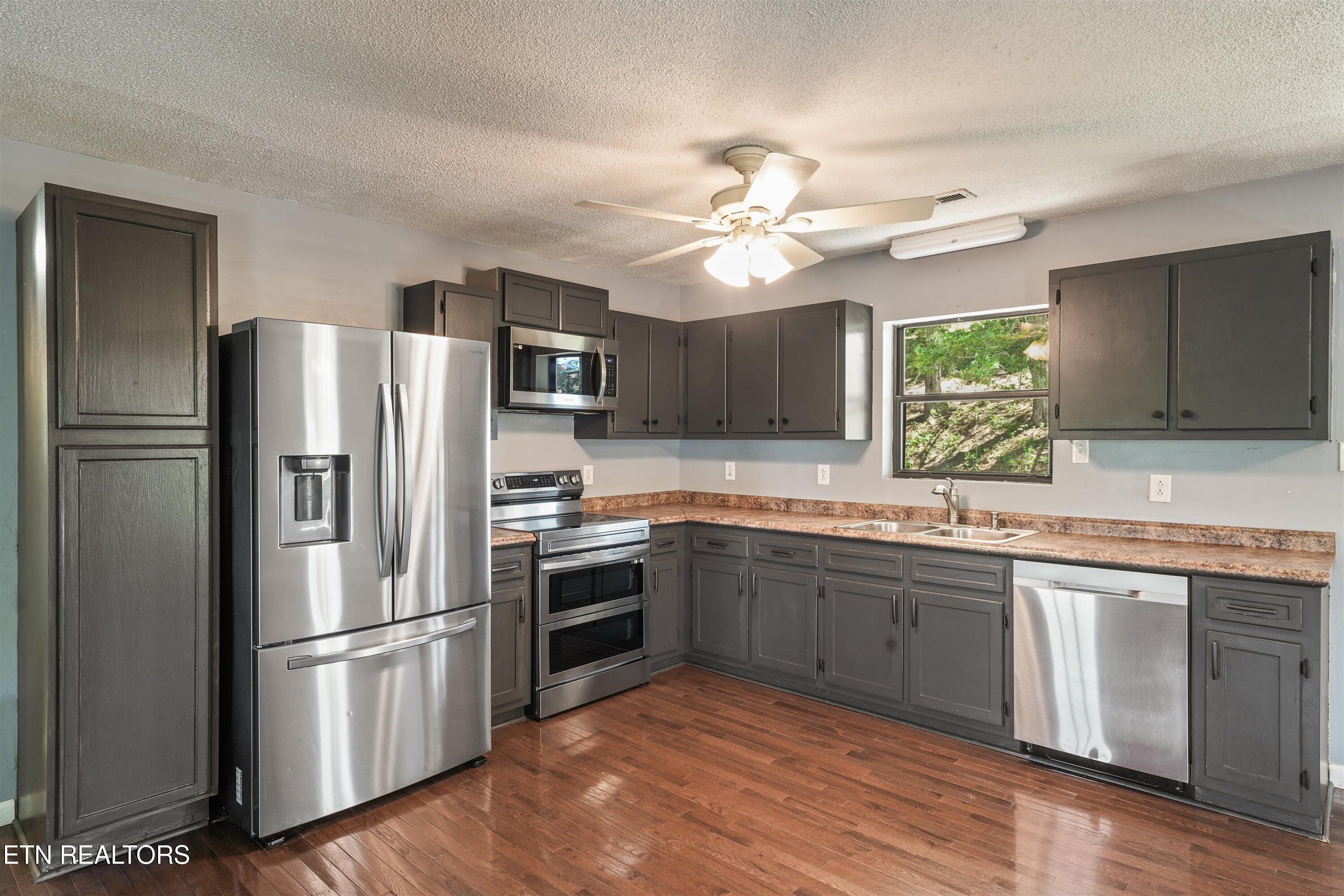 1420 Twin Oaks Road Sevierville TN 37876