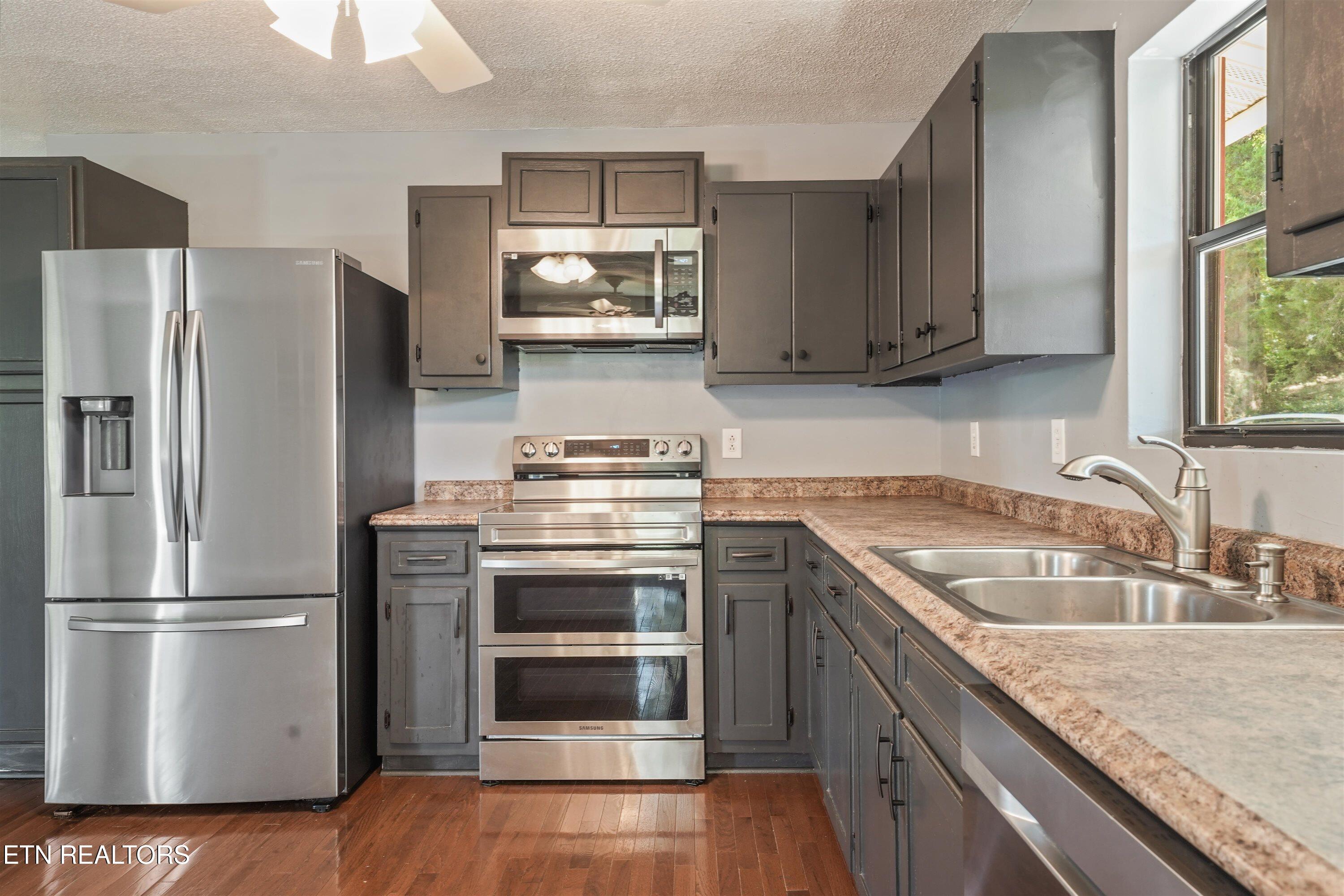 1420 Twin Oaks Road Sevierville TN 37876