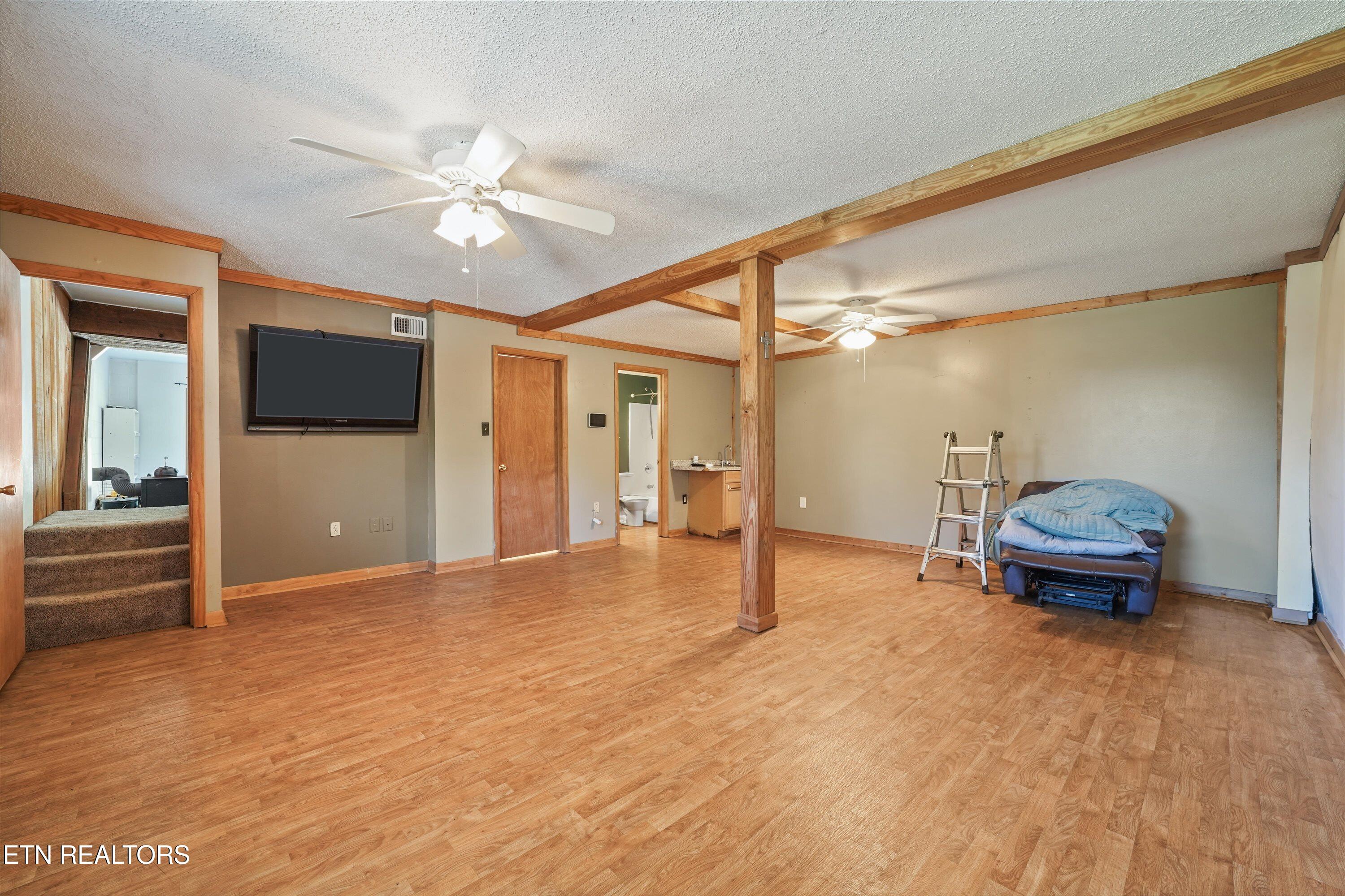 1420 Twin Oaks Road Sevierville TN 37876