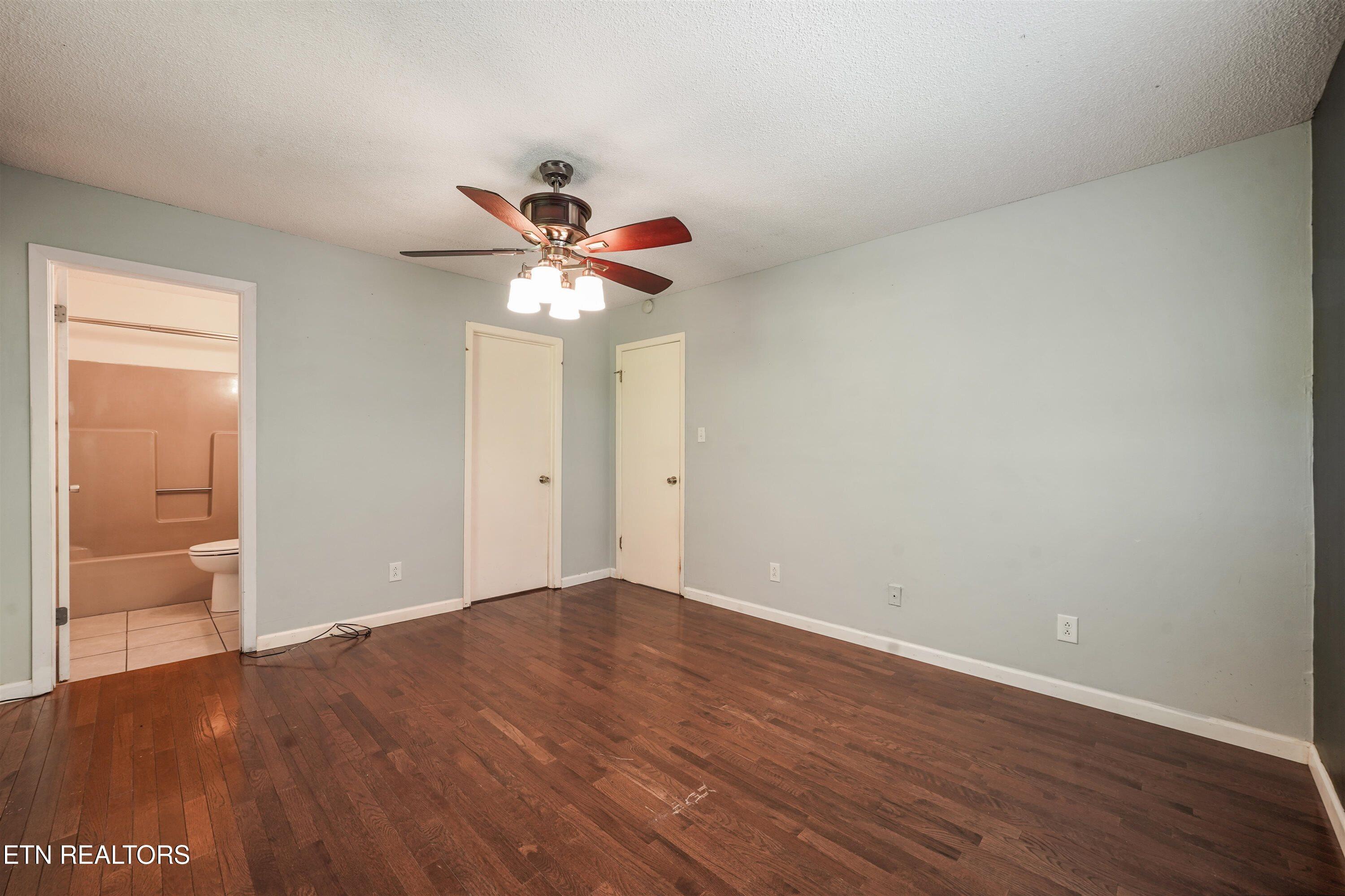 1420 Twin Oaks Road Sevierville TN 37876