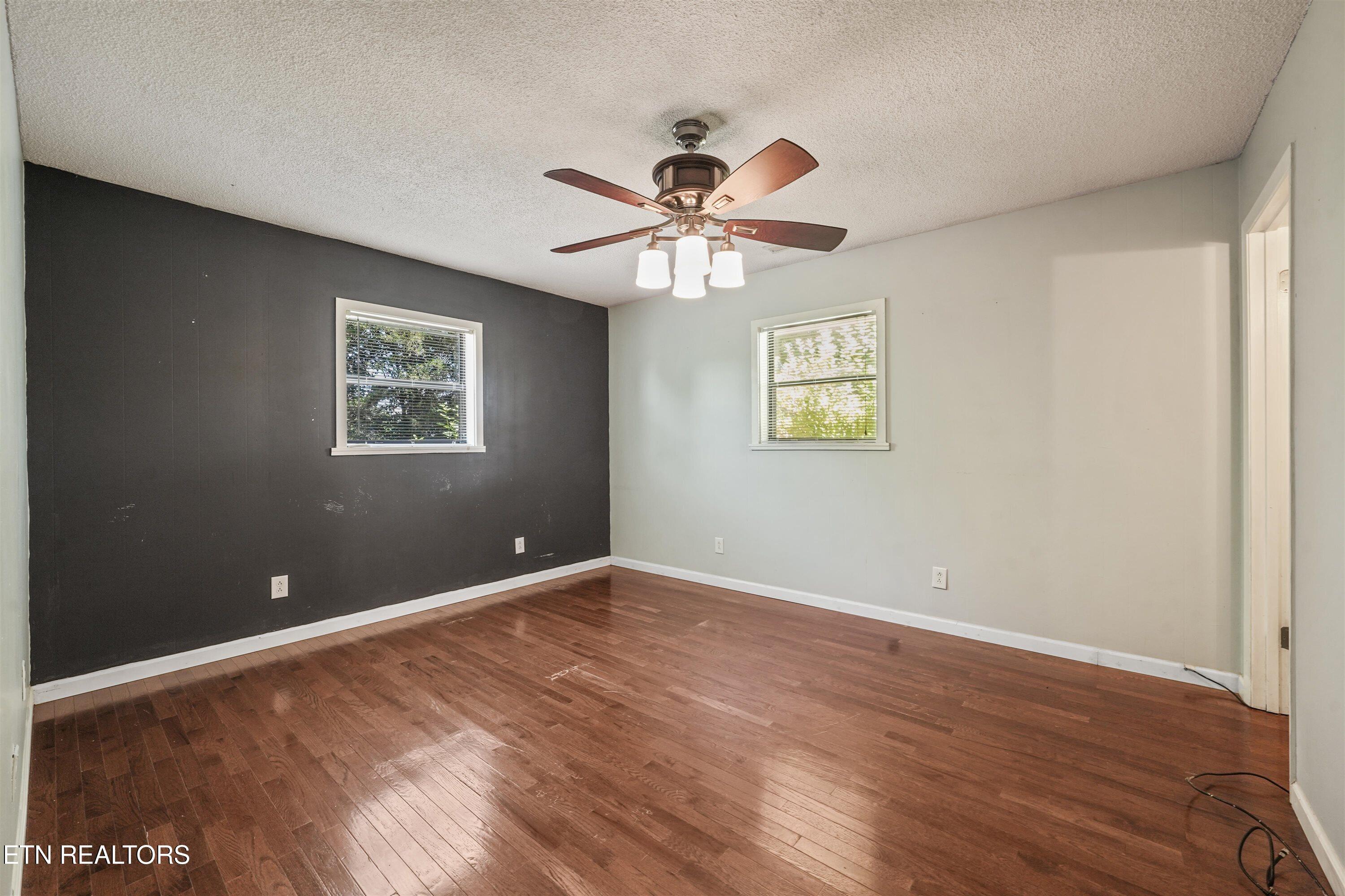 1420 Twin Oaks Road Sevierville TN 37876