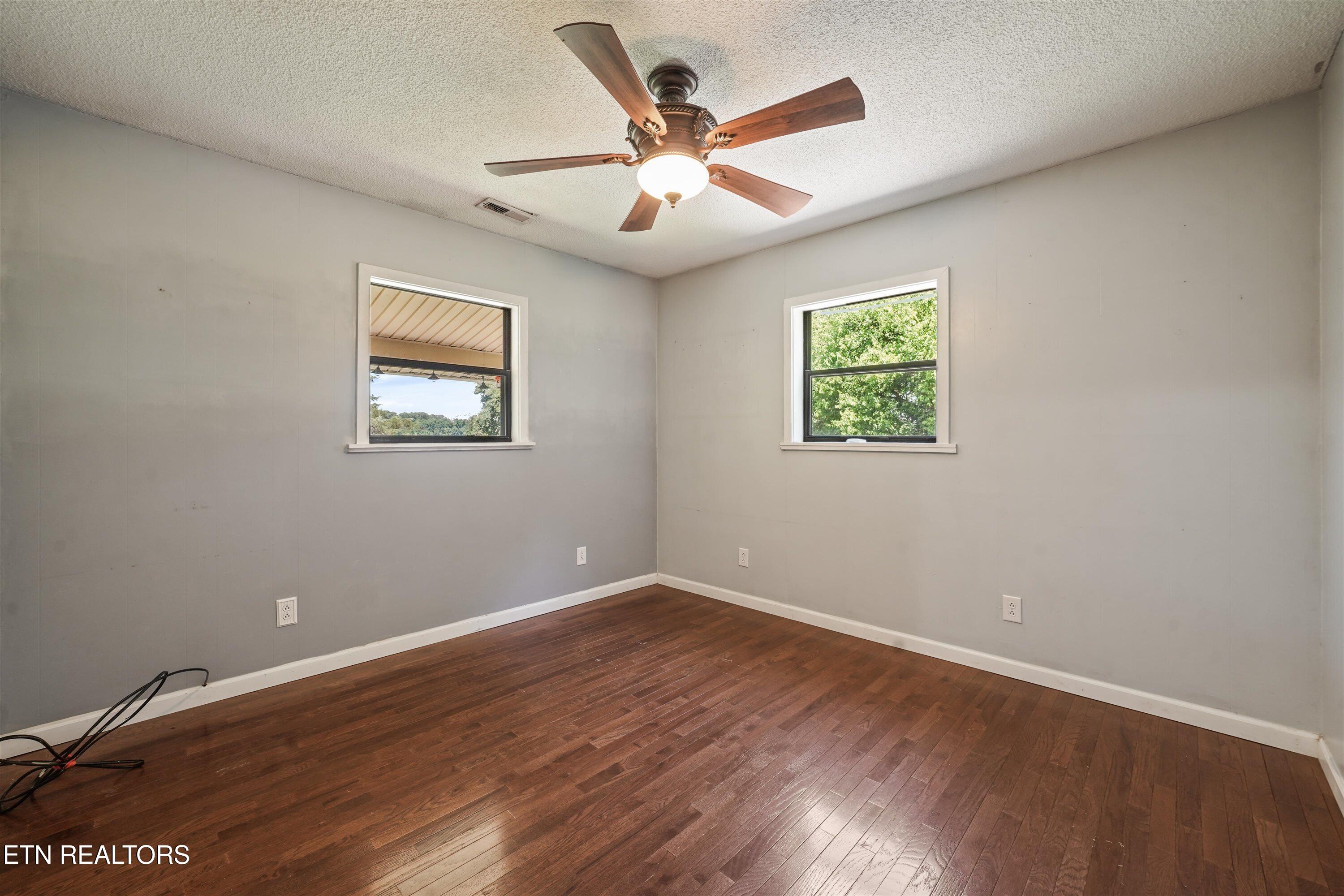 1420 Twin Oaks Road Sevierville TN 37876