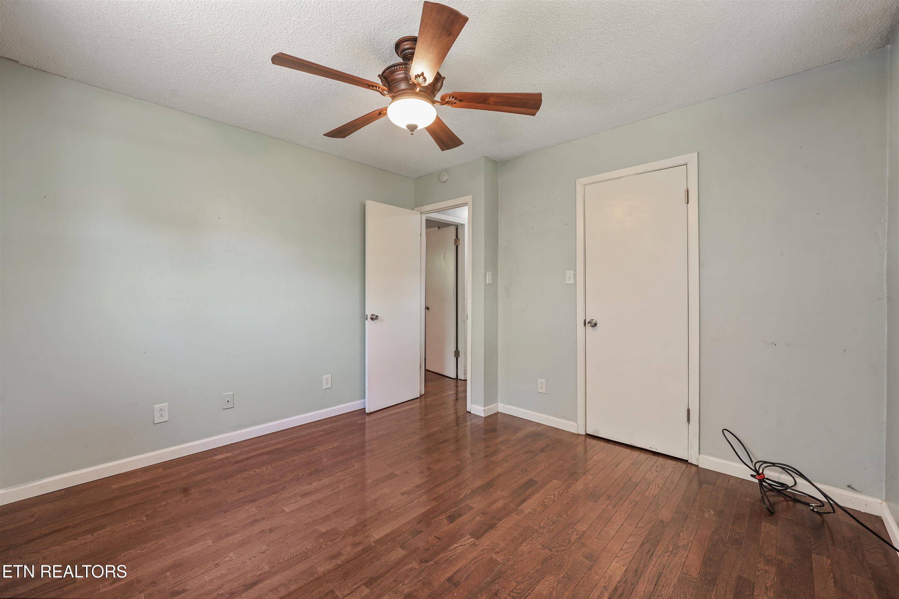 1420 Twin Oaks Road Sevierville TN 37876