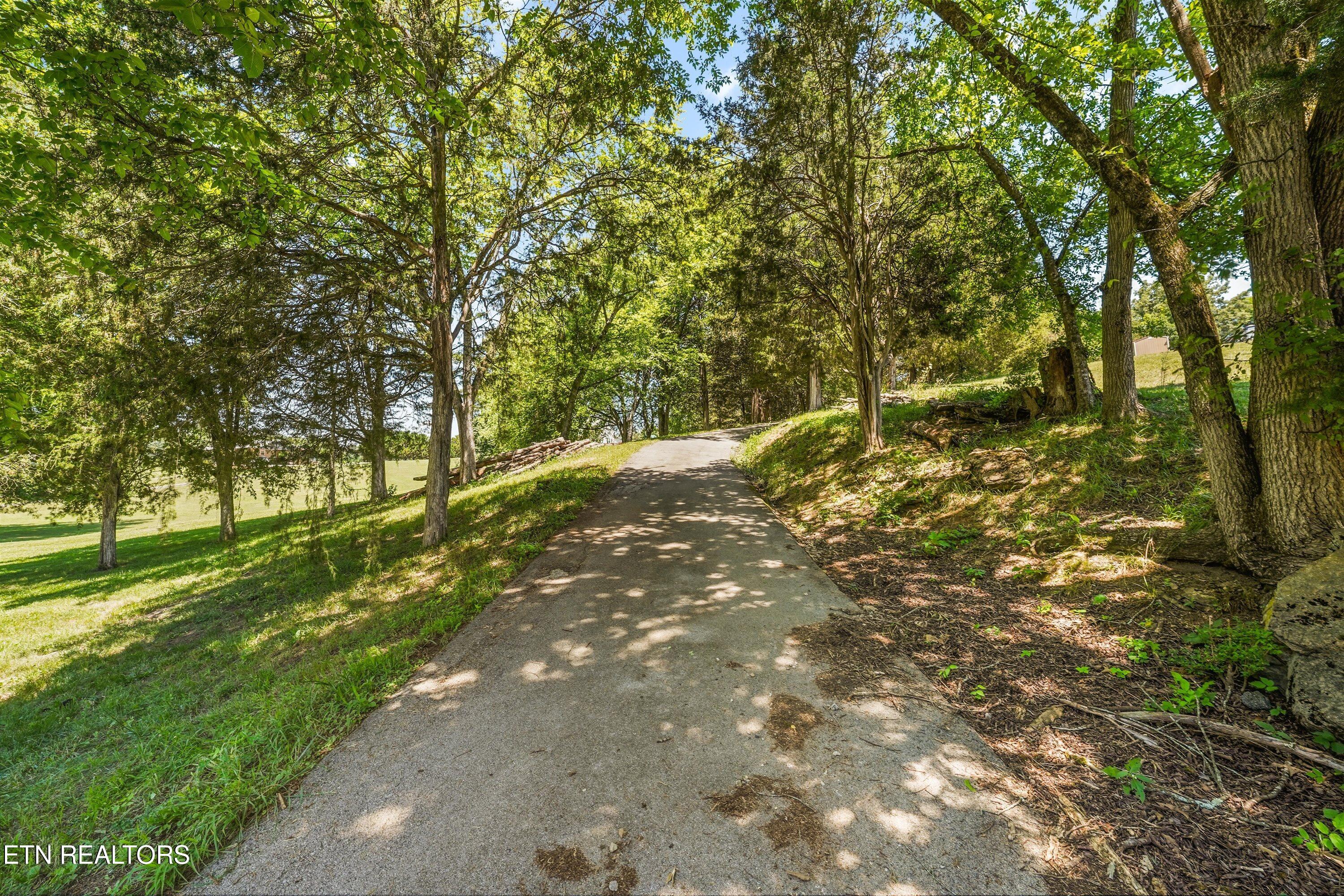 1420 Twin Oaks Road Sevierville TN 37876