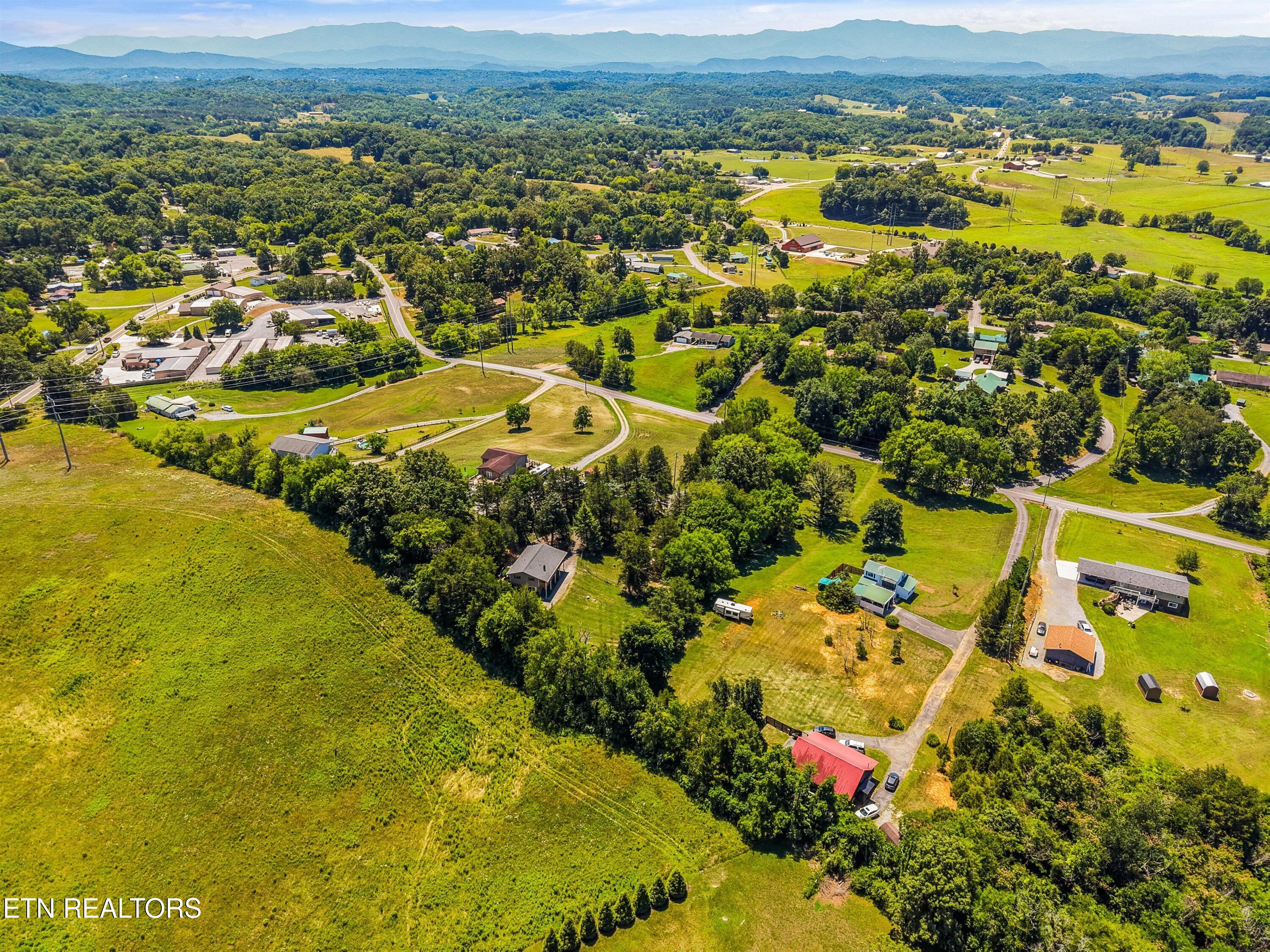 1420 Twin Oaks Road Sevierville TN 37876