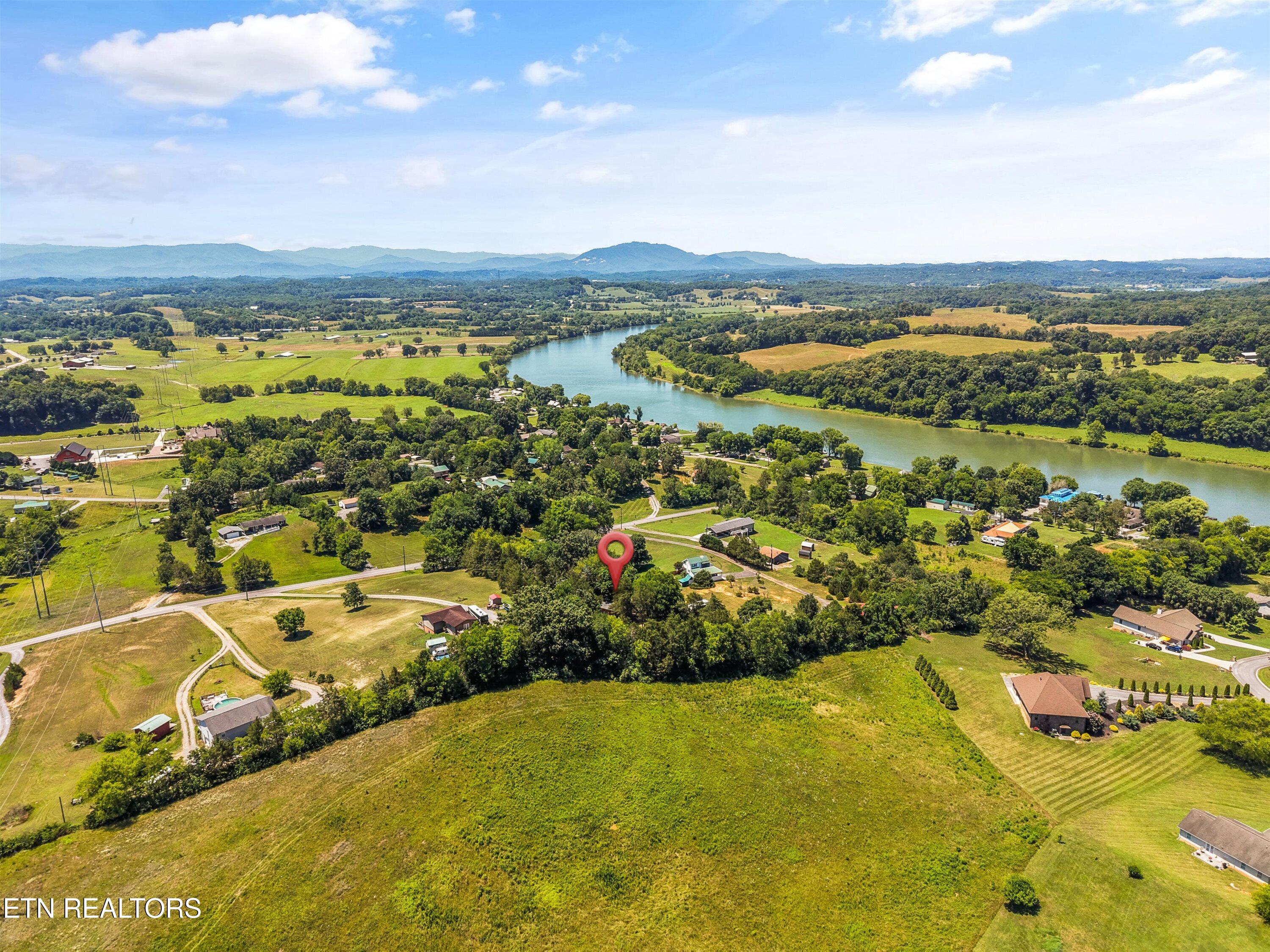 1420 Twin Oaks Road Sevierville TN 37876