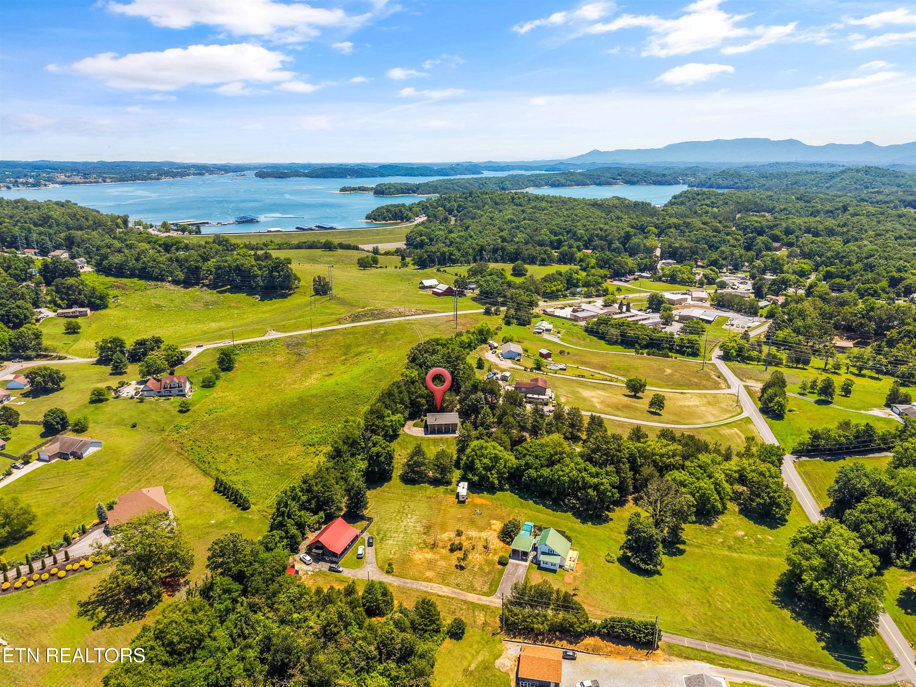 1420 Twin Oaks Road Sevierville TN 37876