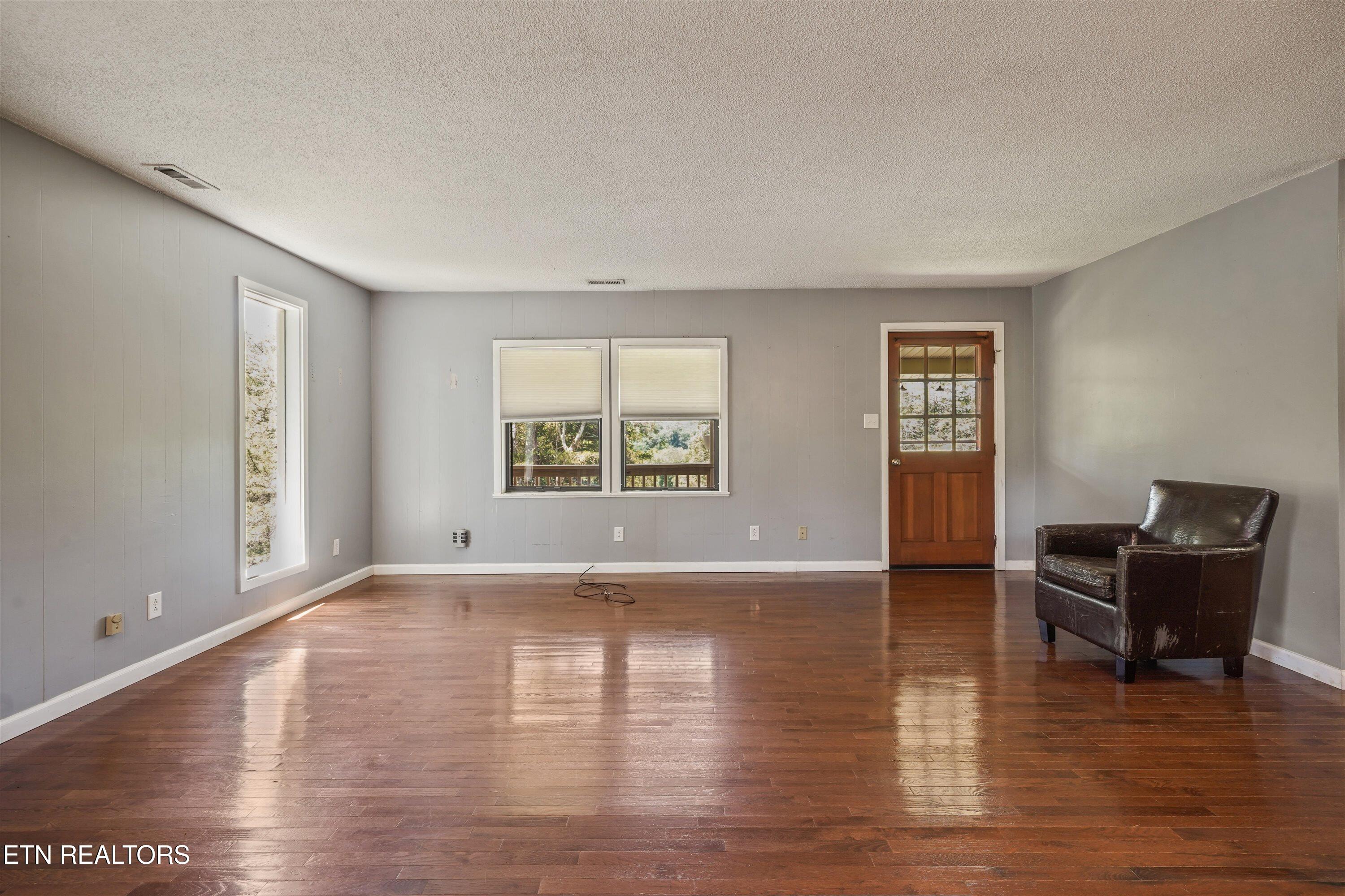 1420 Twin Oaks Road Sevierville TN 37876