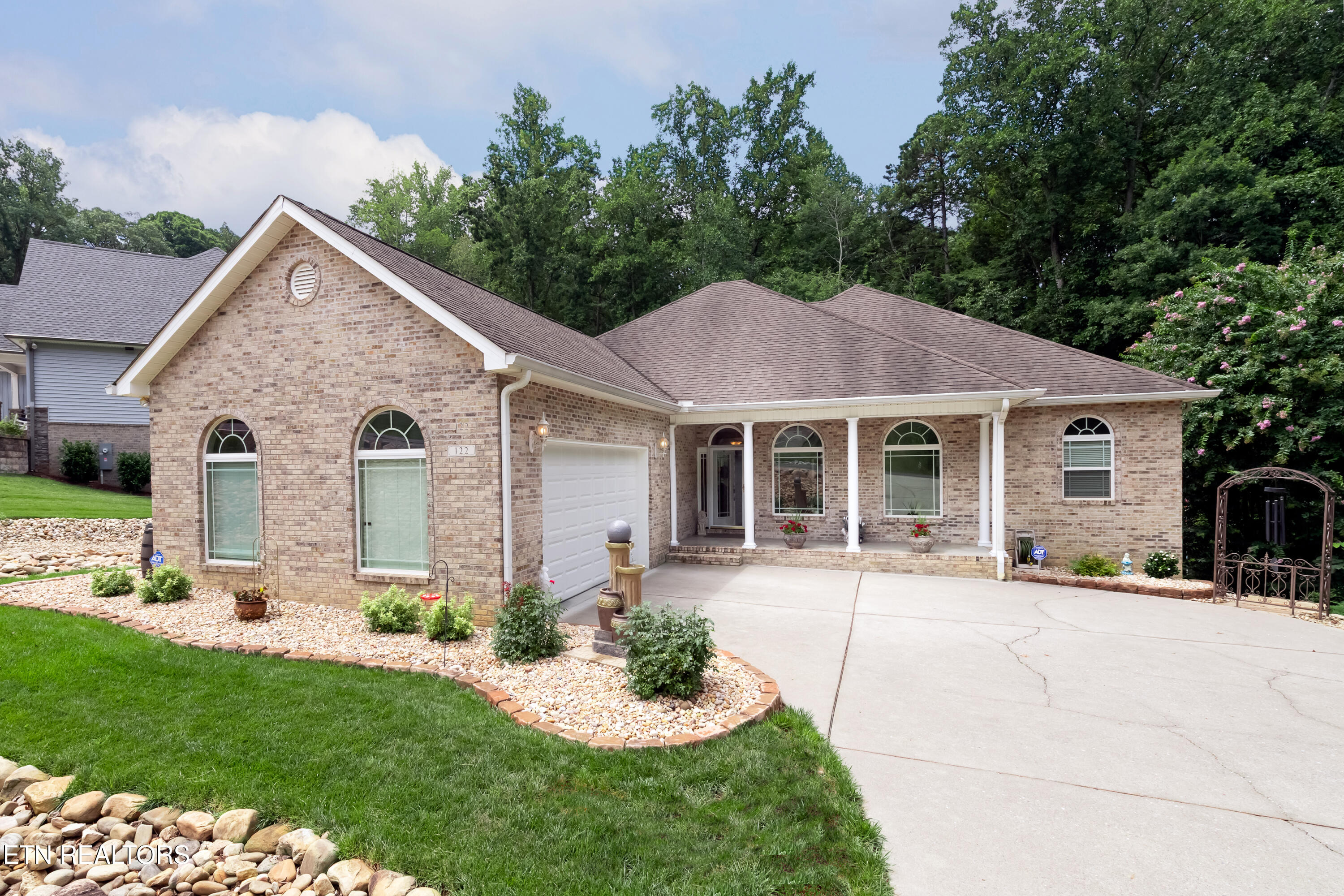 122 Tuhdegwa Way Loudon TN 37774
