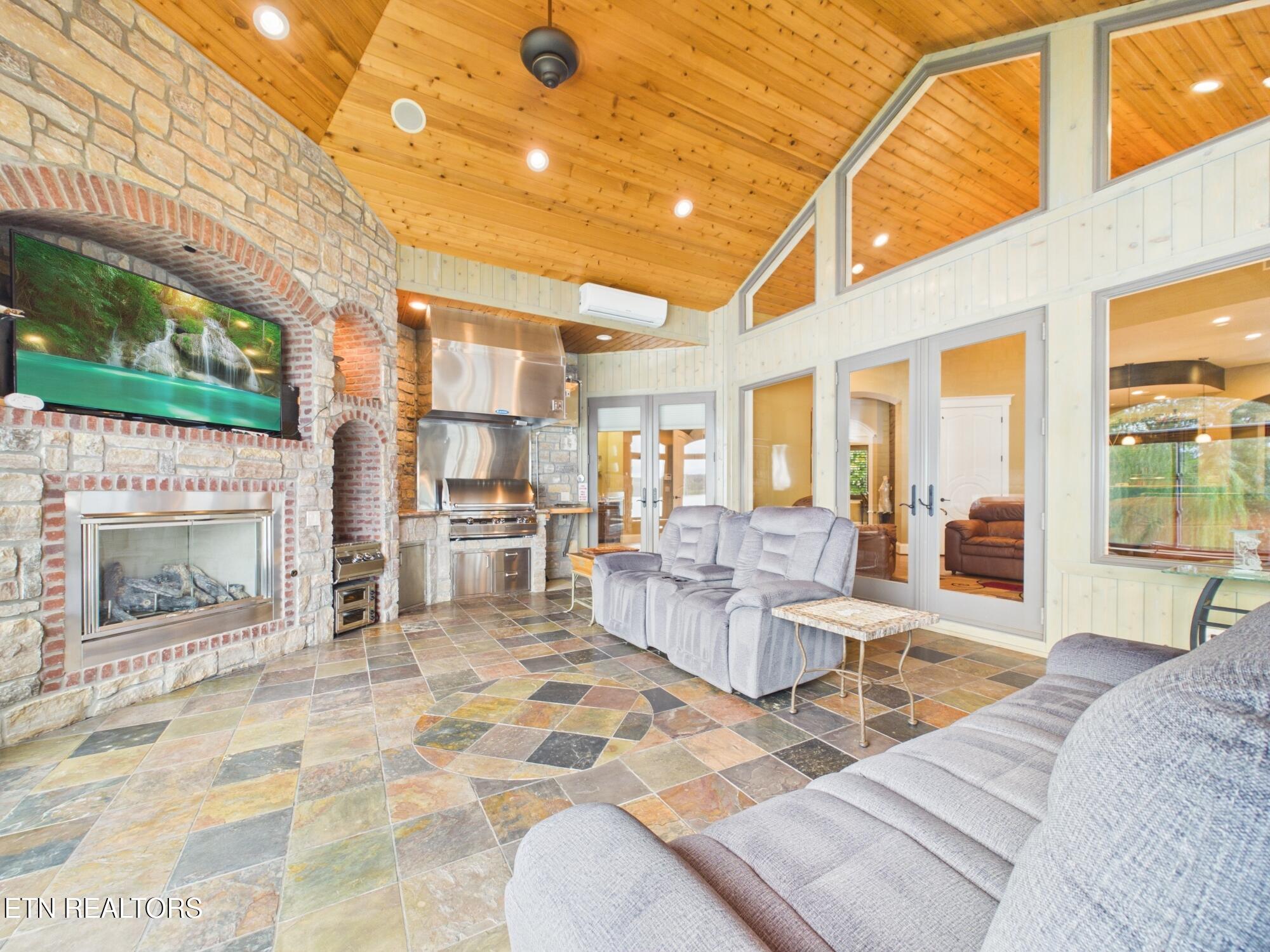410 Cayuga Drive Loudon TN 37774