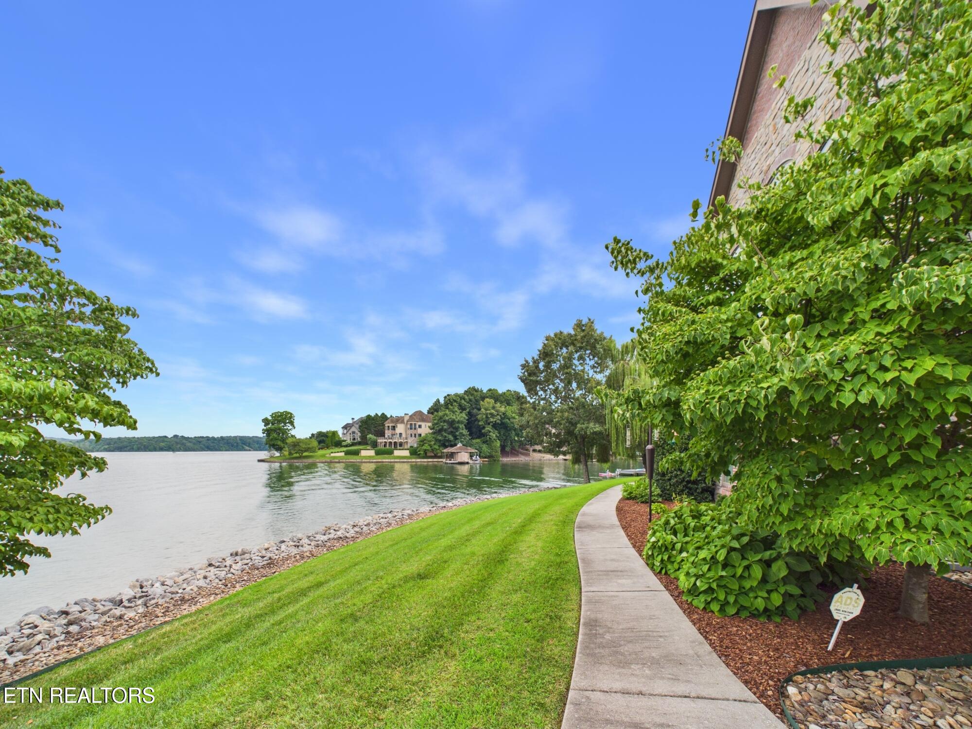 410 Cayuga Drive Loudon TN 37774