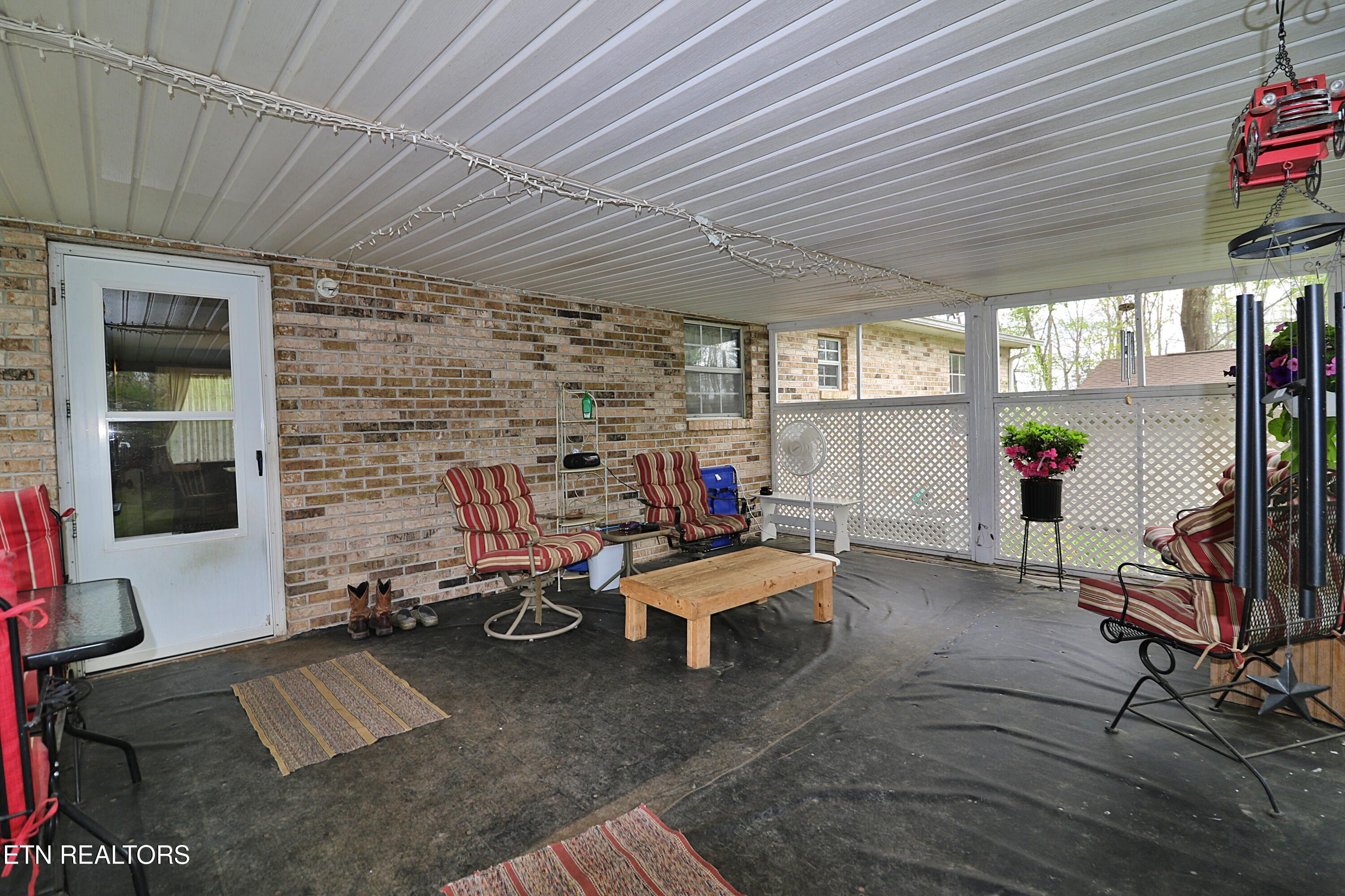 720 Cooper Lake Road Oneida TN 37841