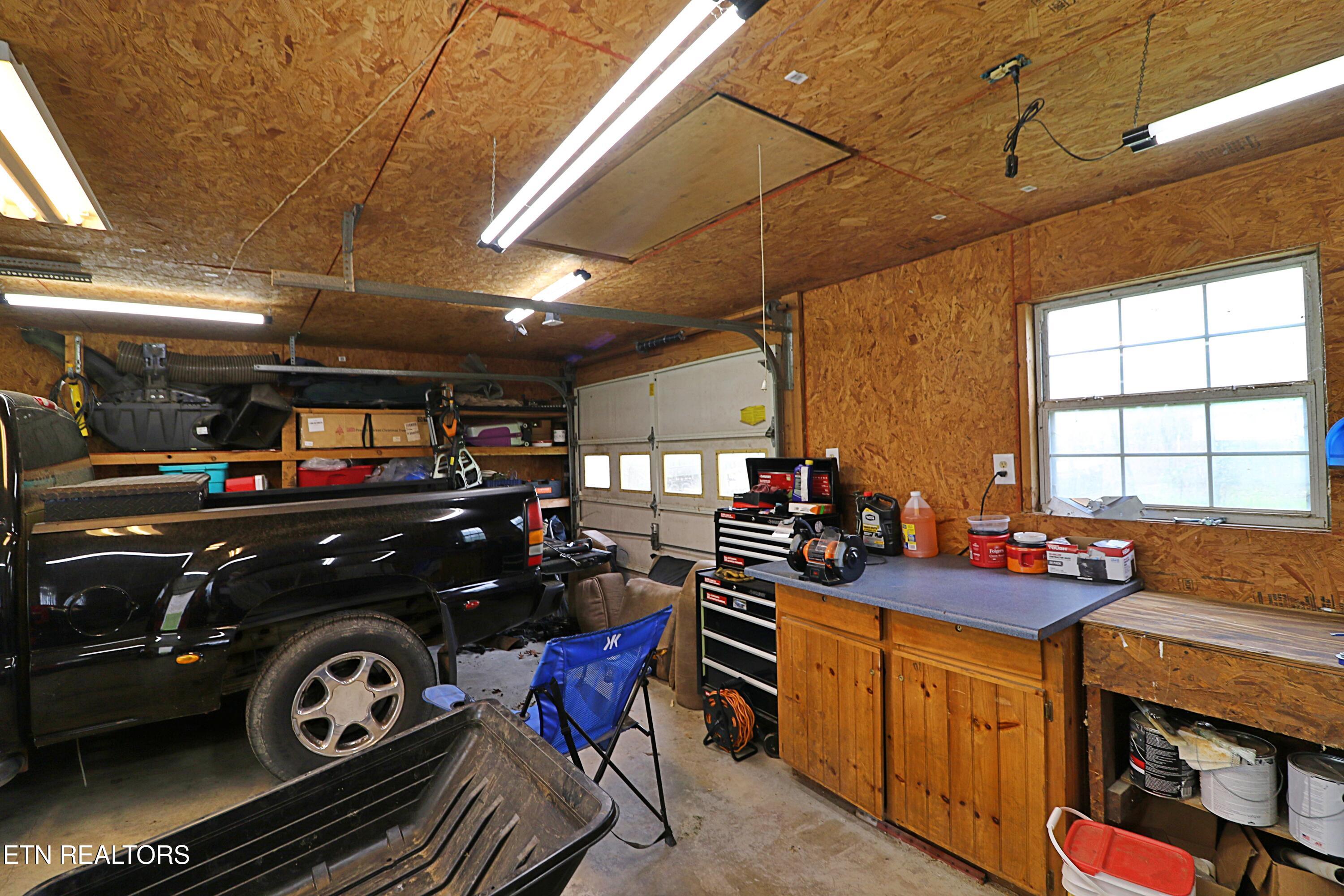 720 Cooper Lake Road Oneida TN 37841