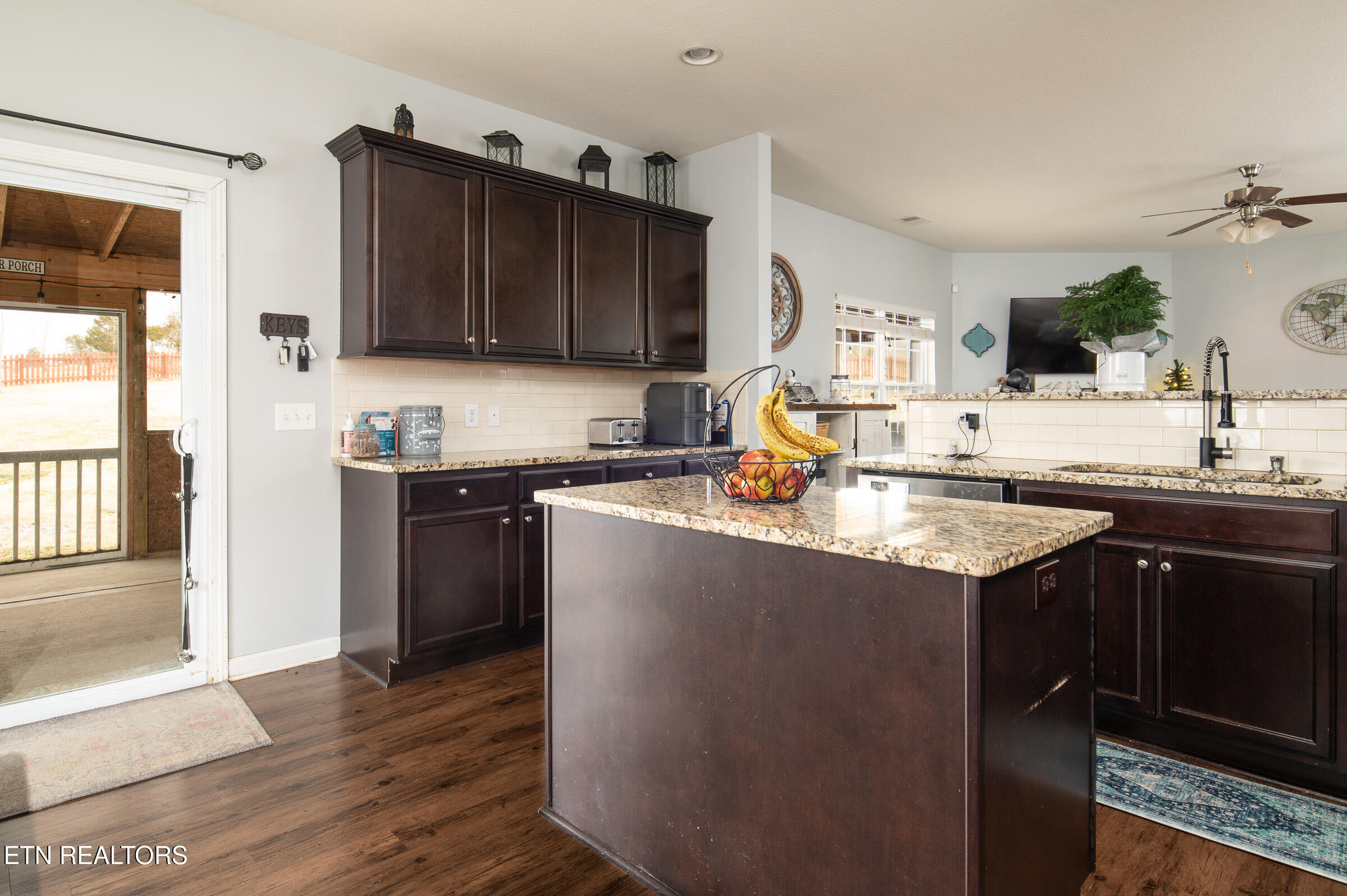 8259 Horseshoe Mesa Trail Corryton TN 37721