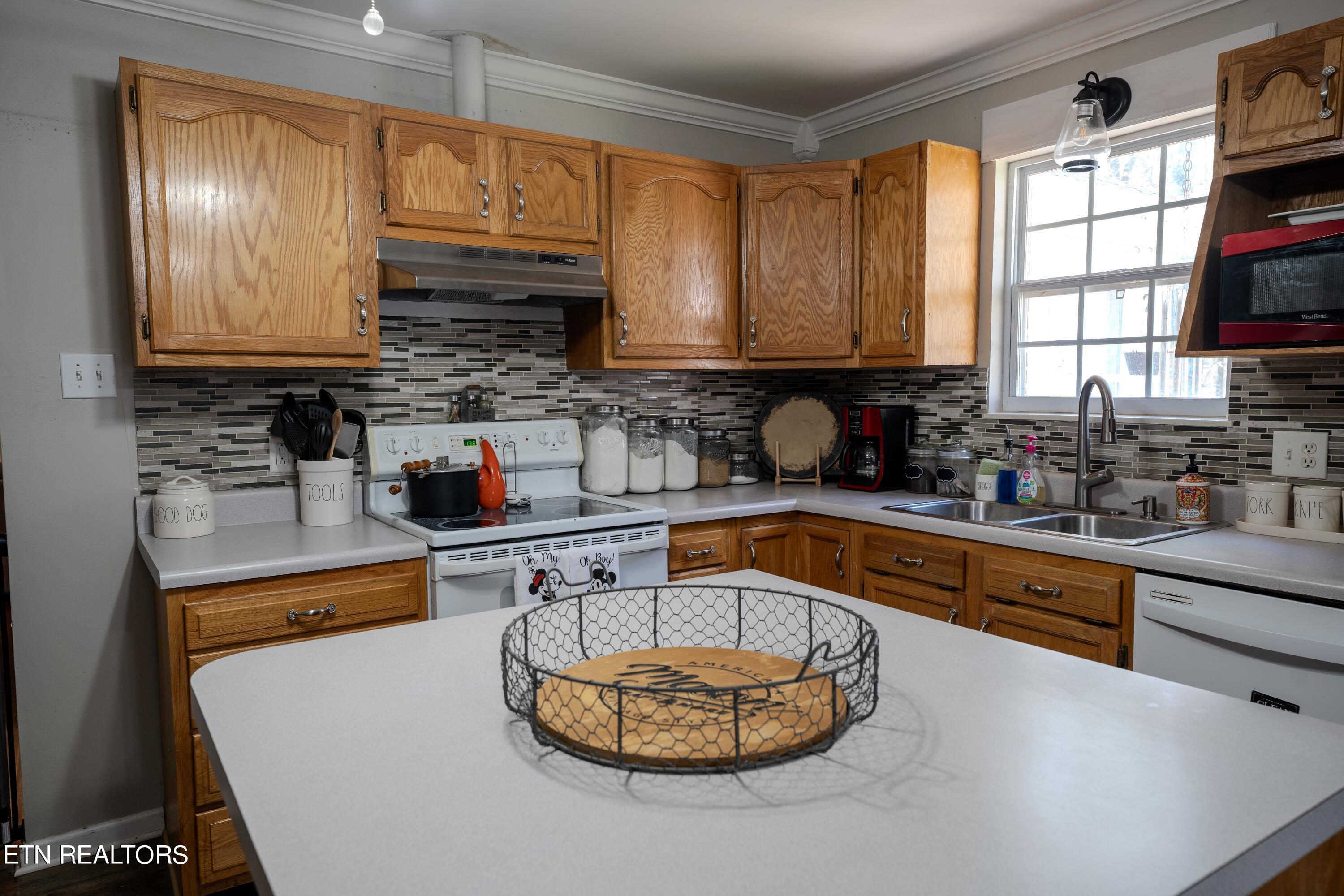 1305 Price Road Lenoir City TN 37771