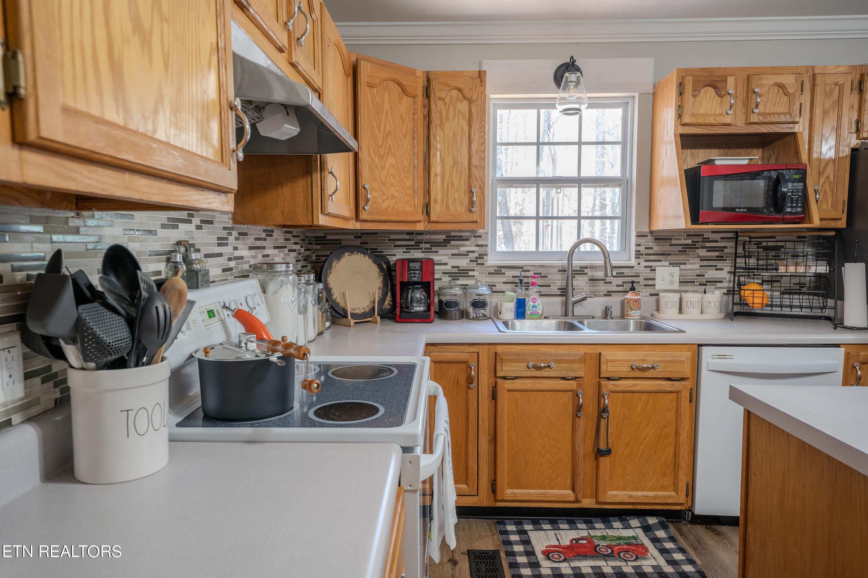 1305 Price Road Lenoir City TN 37771