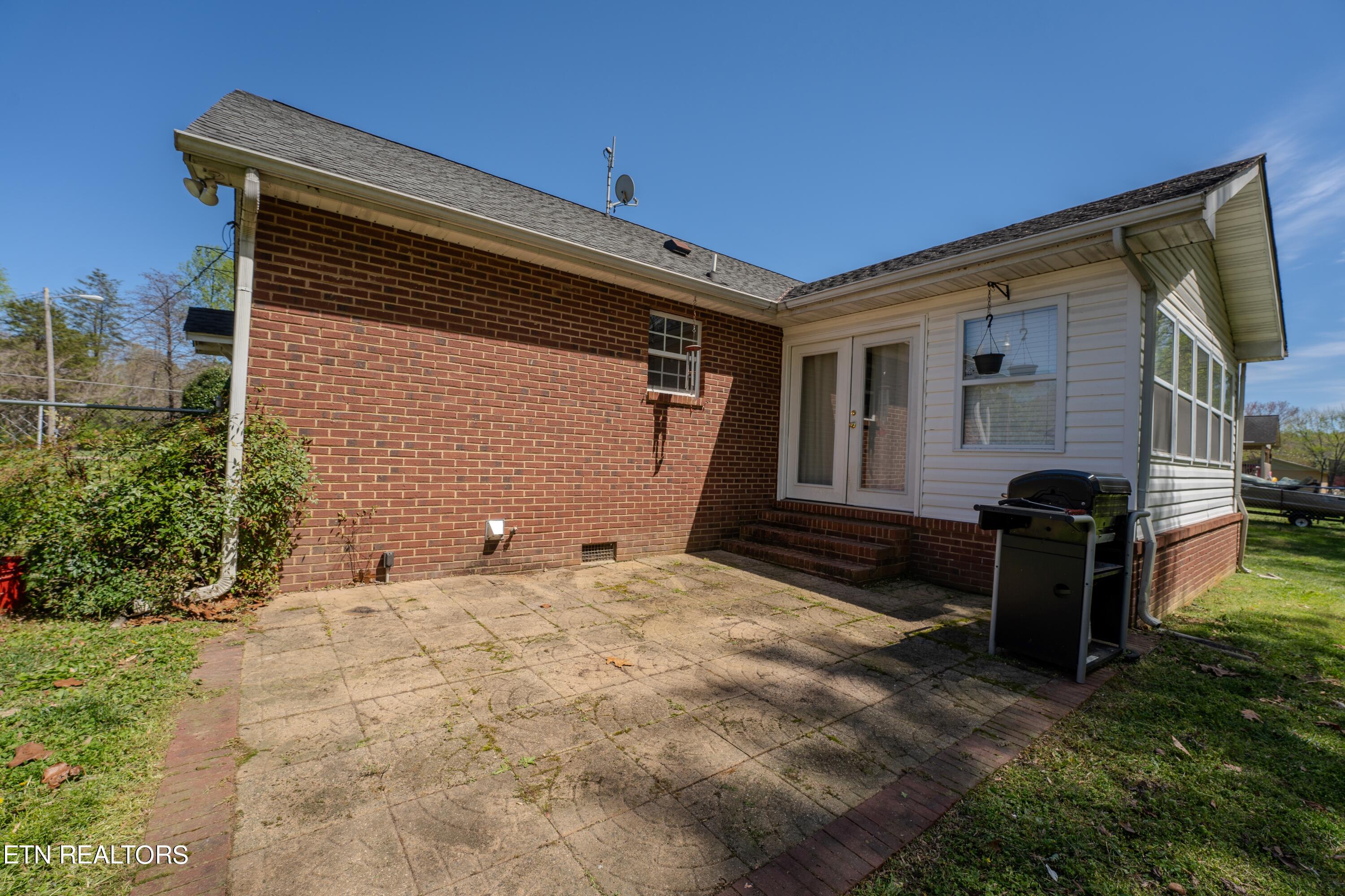 1305 Price Road Lenoir City TN 37771