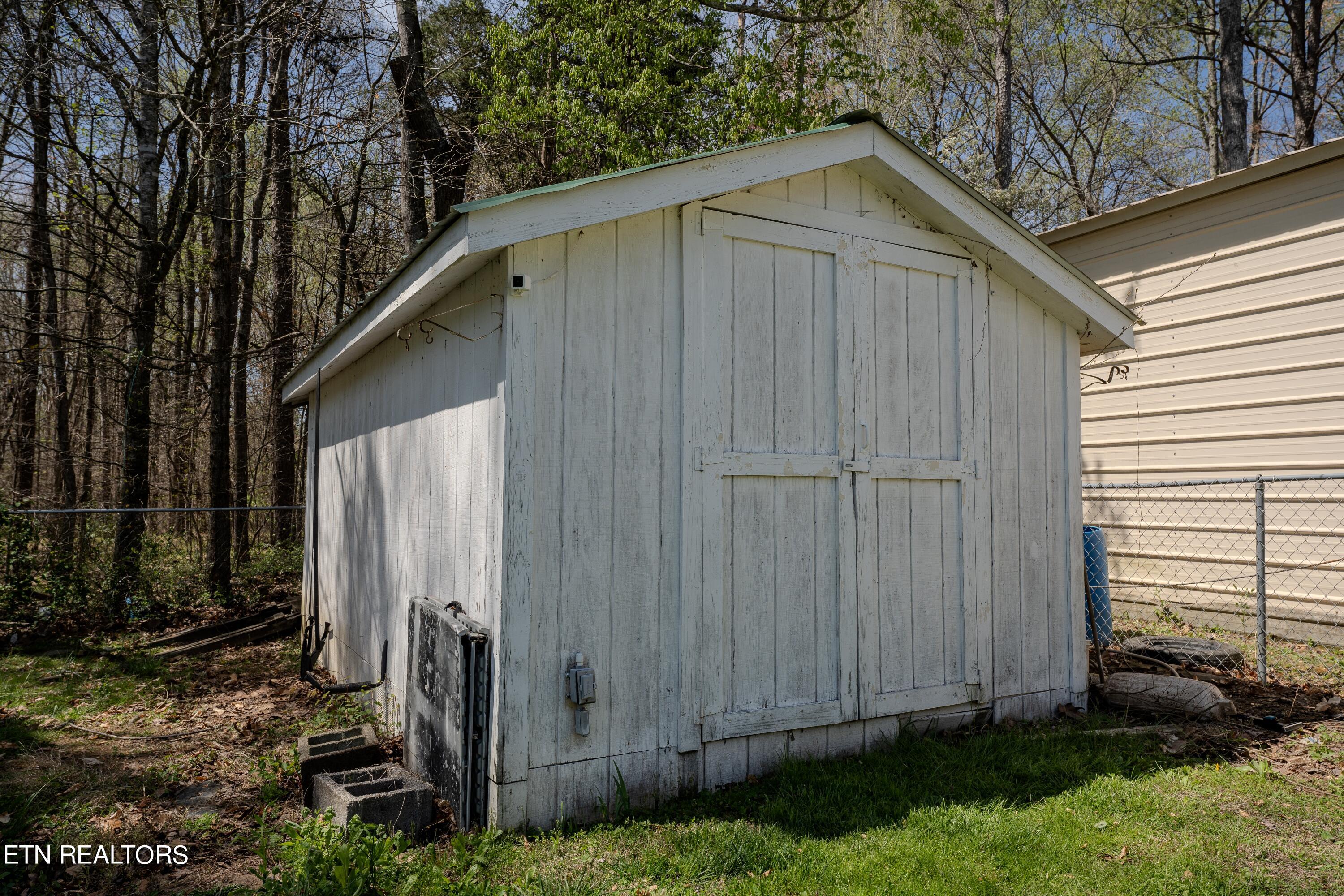 1305 Price Road Lenoir City TN 37771
