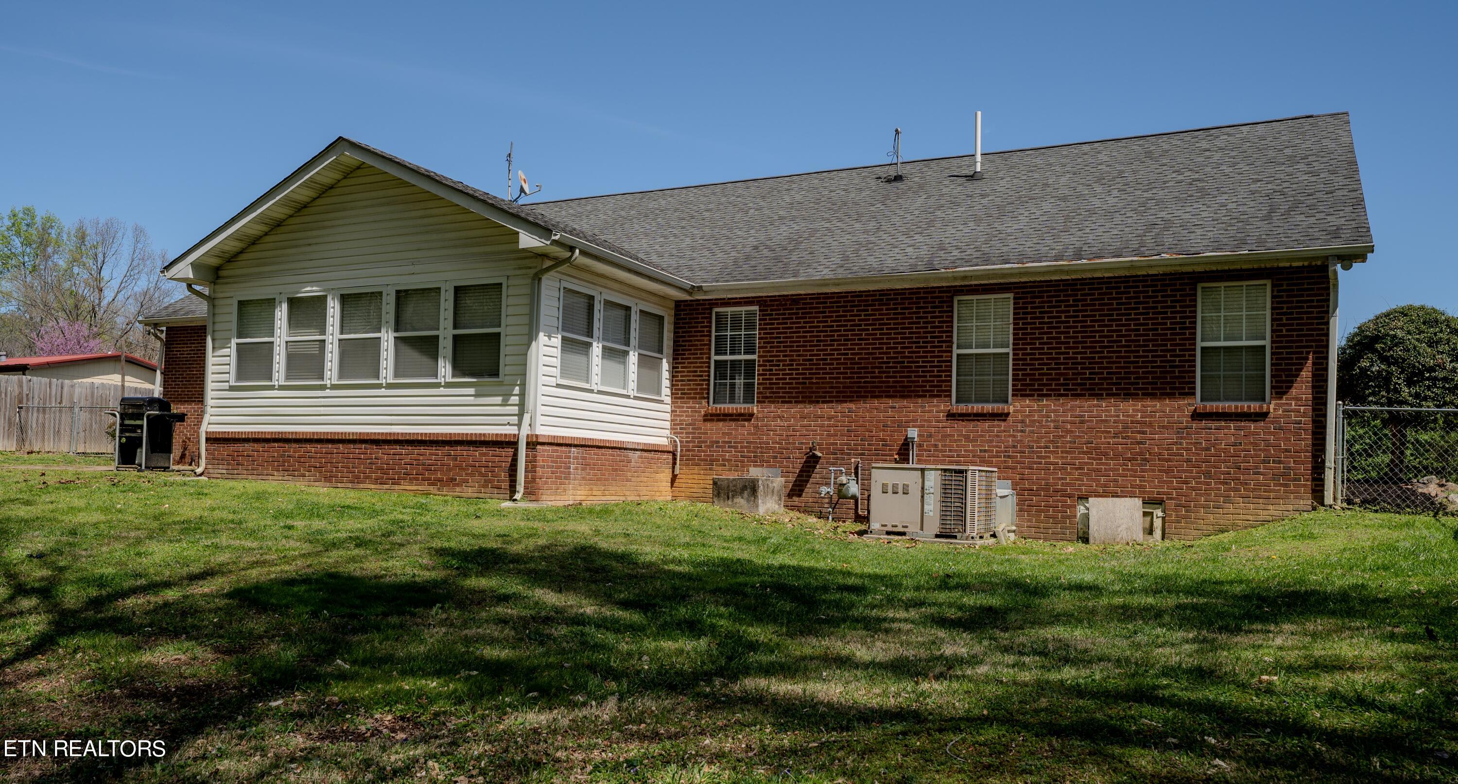 1305 Price Road Lenoir City TN 37771