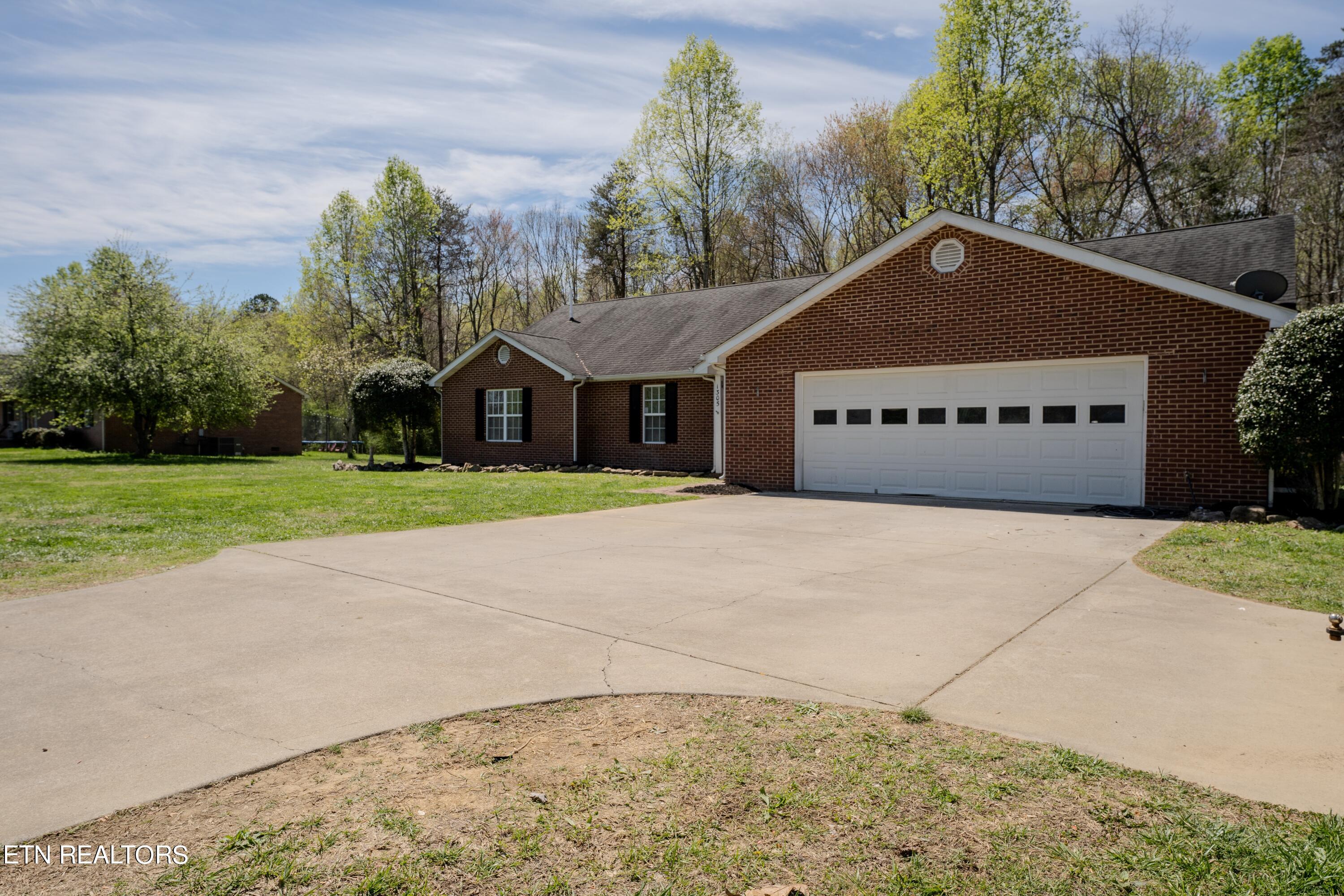 1305 Price Road Lenoir City TN 37771