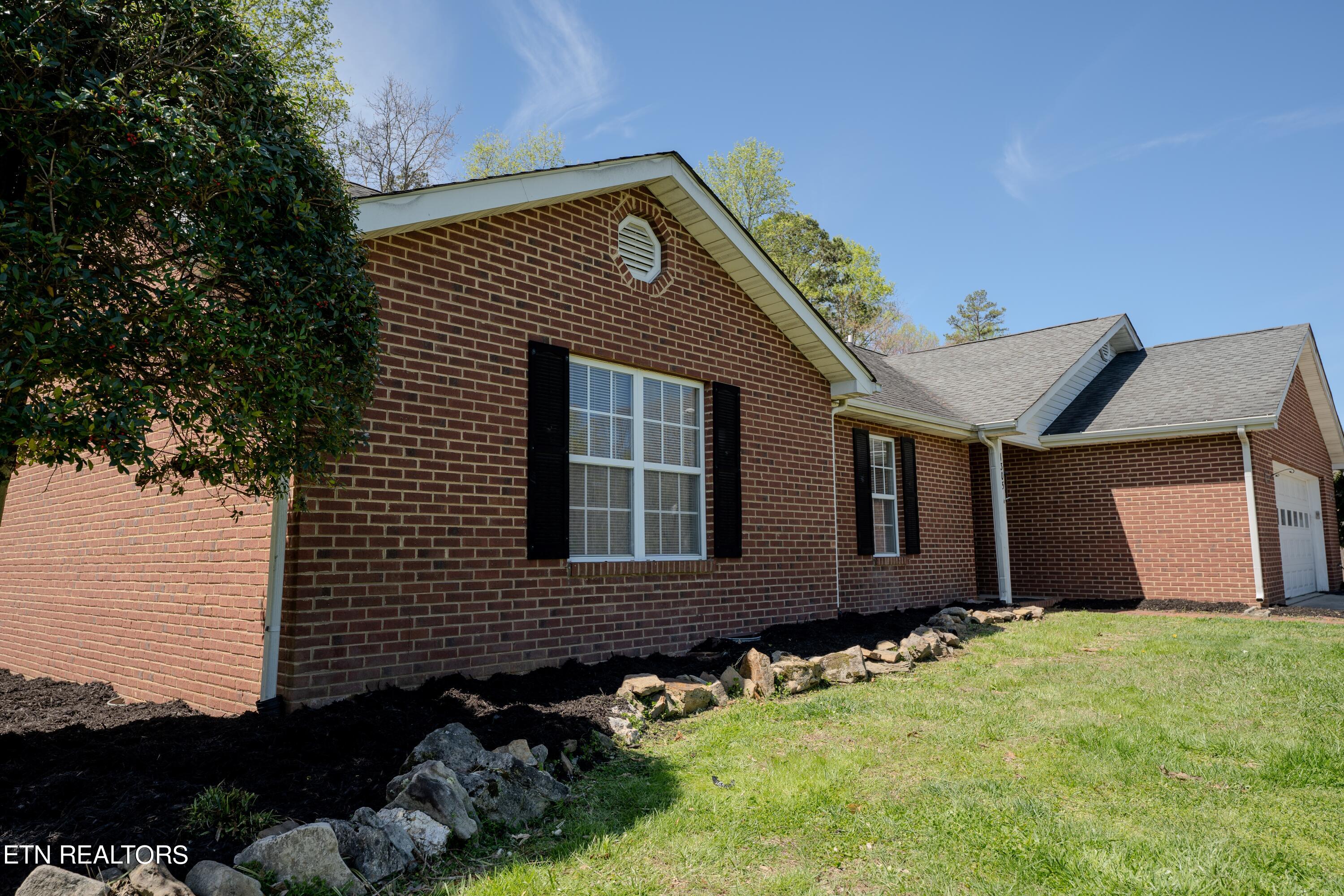 1305 Price Road Lenoir City TN 37771