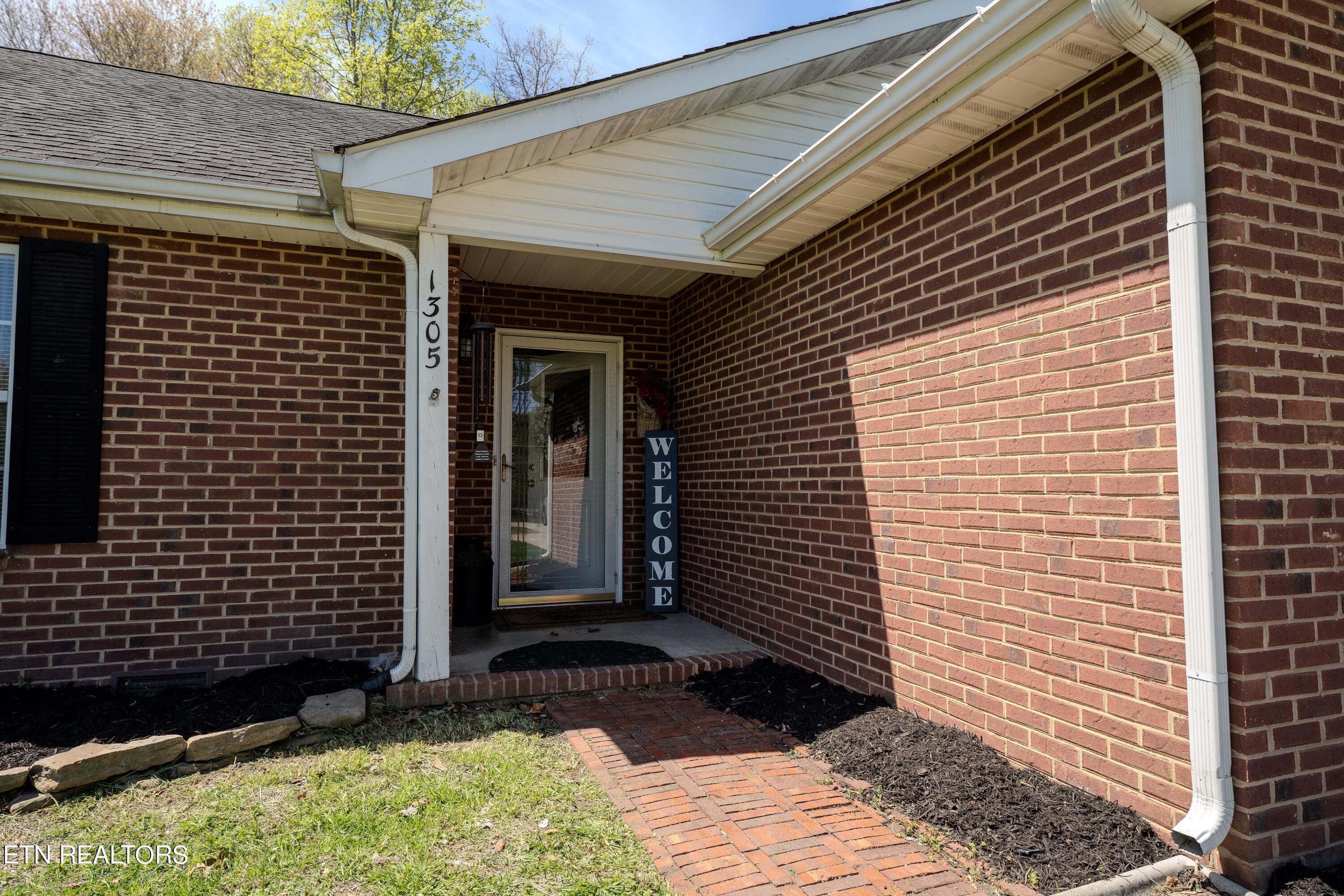1305 Price Road Lenoir City TN 37771