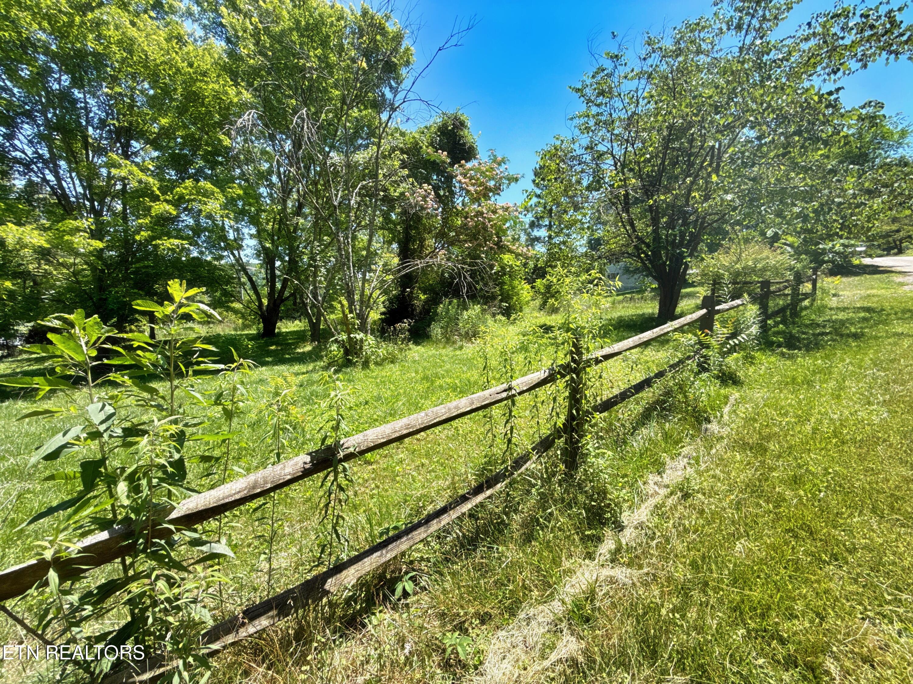 1325 Sharp Lane Caryville TN 37714