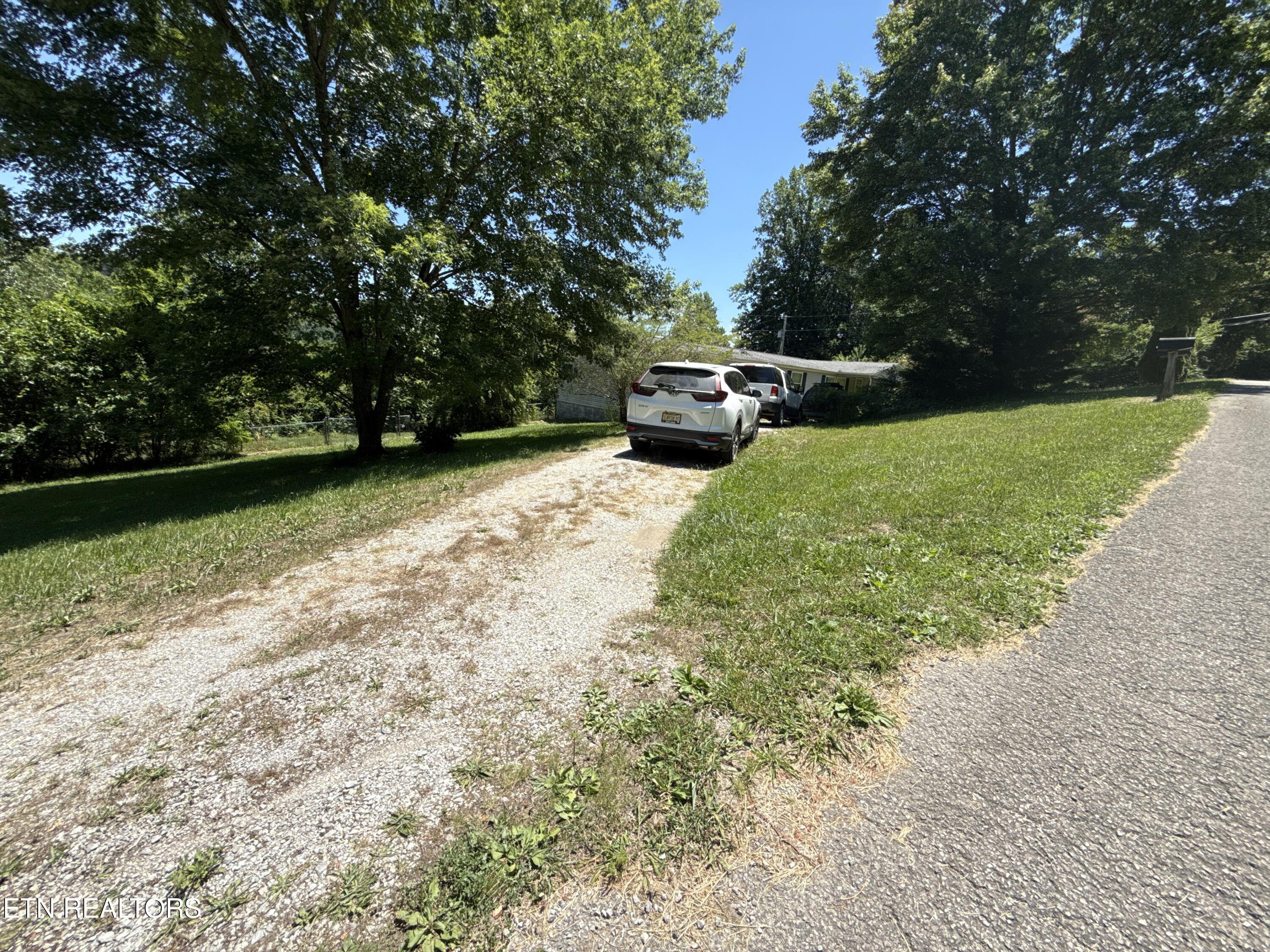 1325 Sharp Lane Caryville TN 37714
