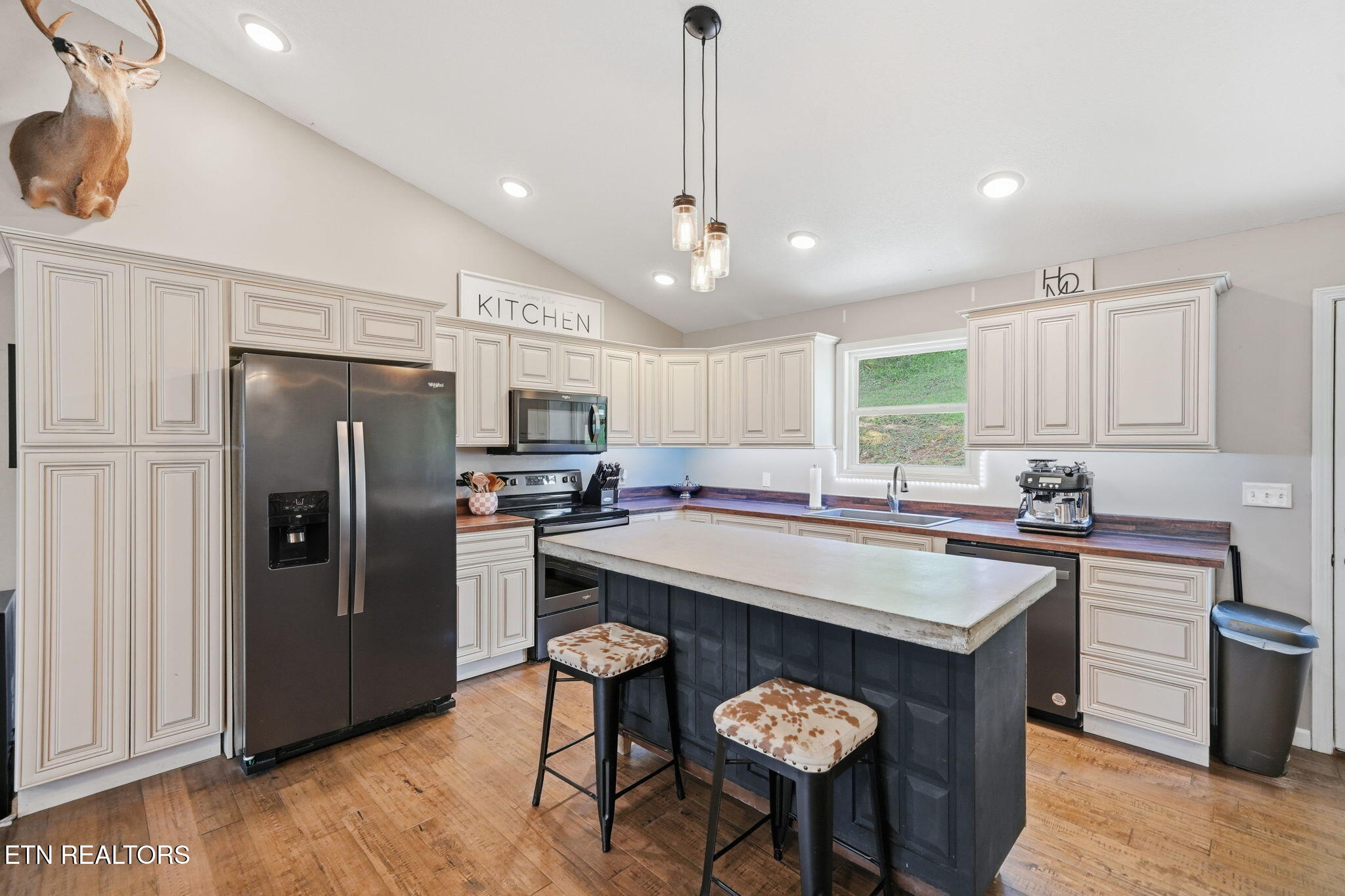 3259 River Pointe Circle Kodak TN 37764