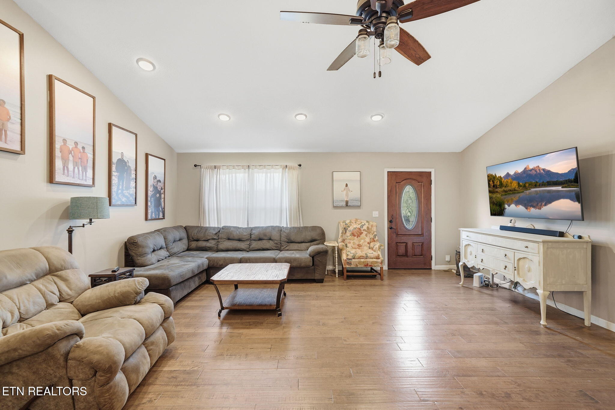 3259 River Pointe Circle Kodak TN 37764