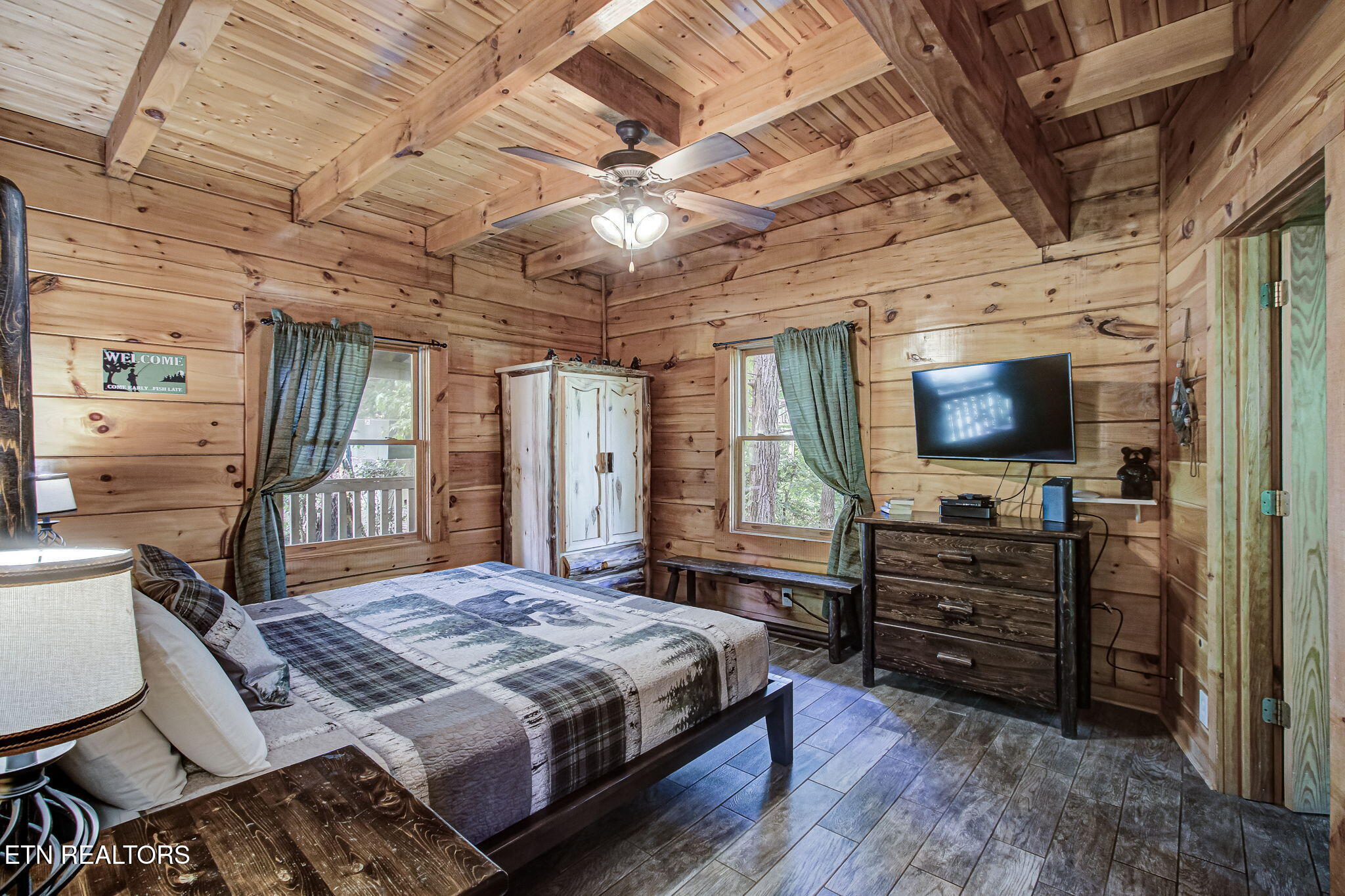 3012 Oak Tree Way Pigeon Forge TN 37863