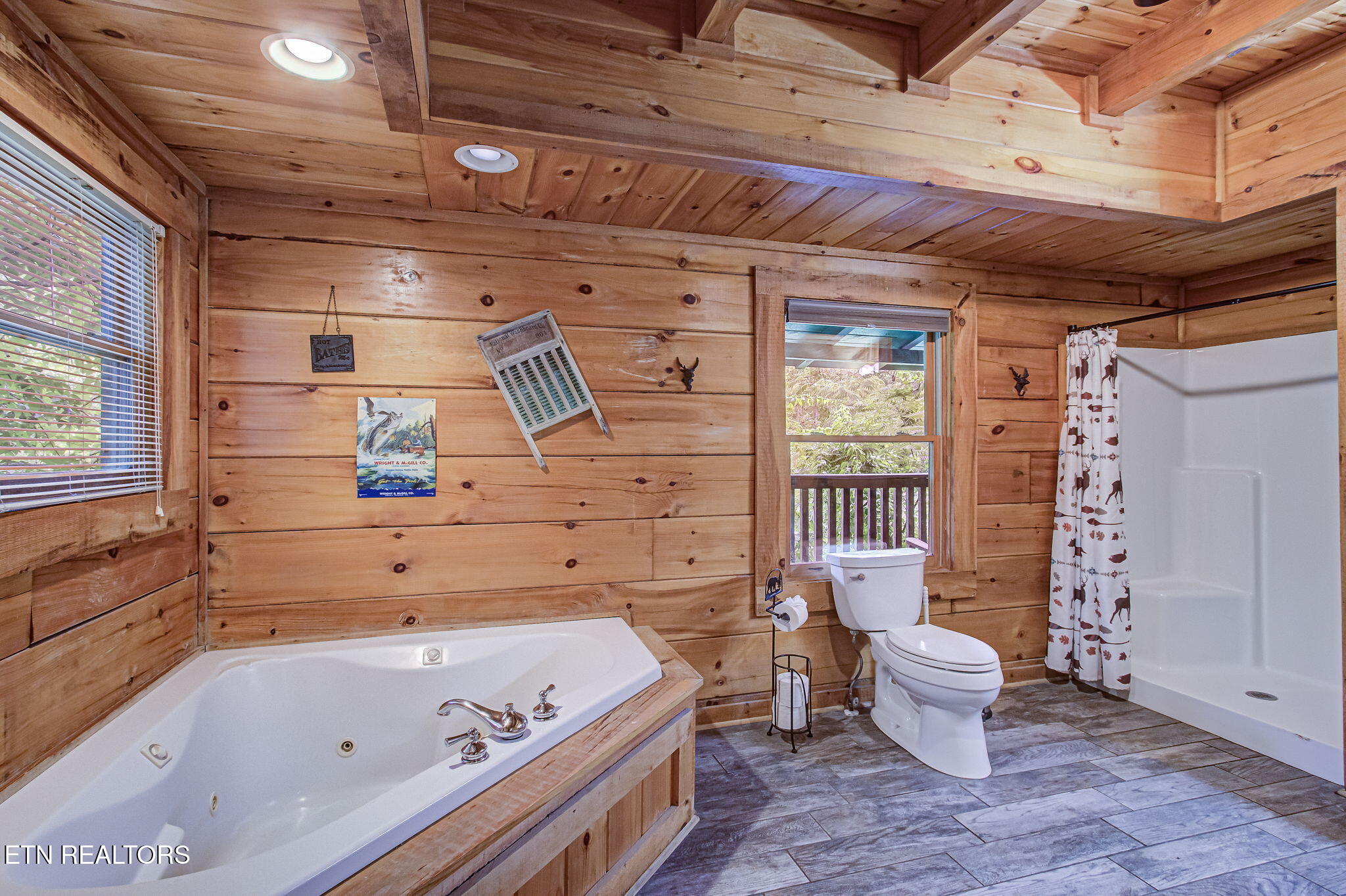 3012 Oak Tree Way Pigeon Forge TN 37863