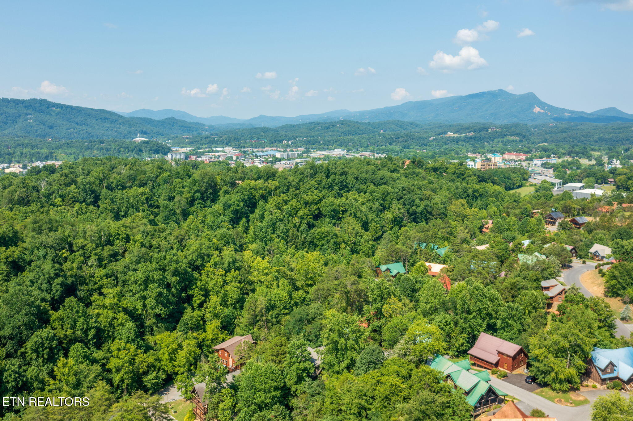 3012 Oak Tree Way Pigeon Forge TN 37863