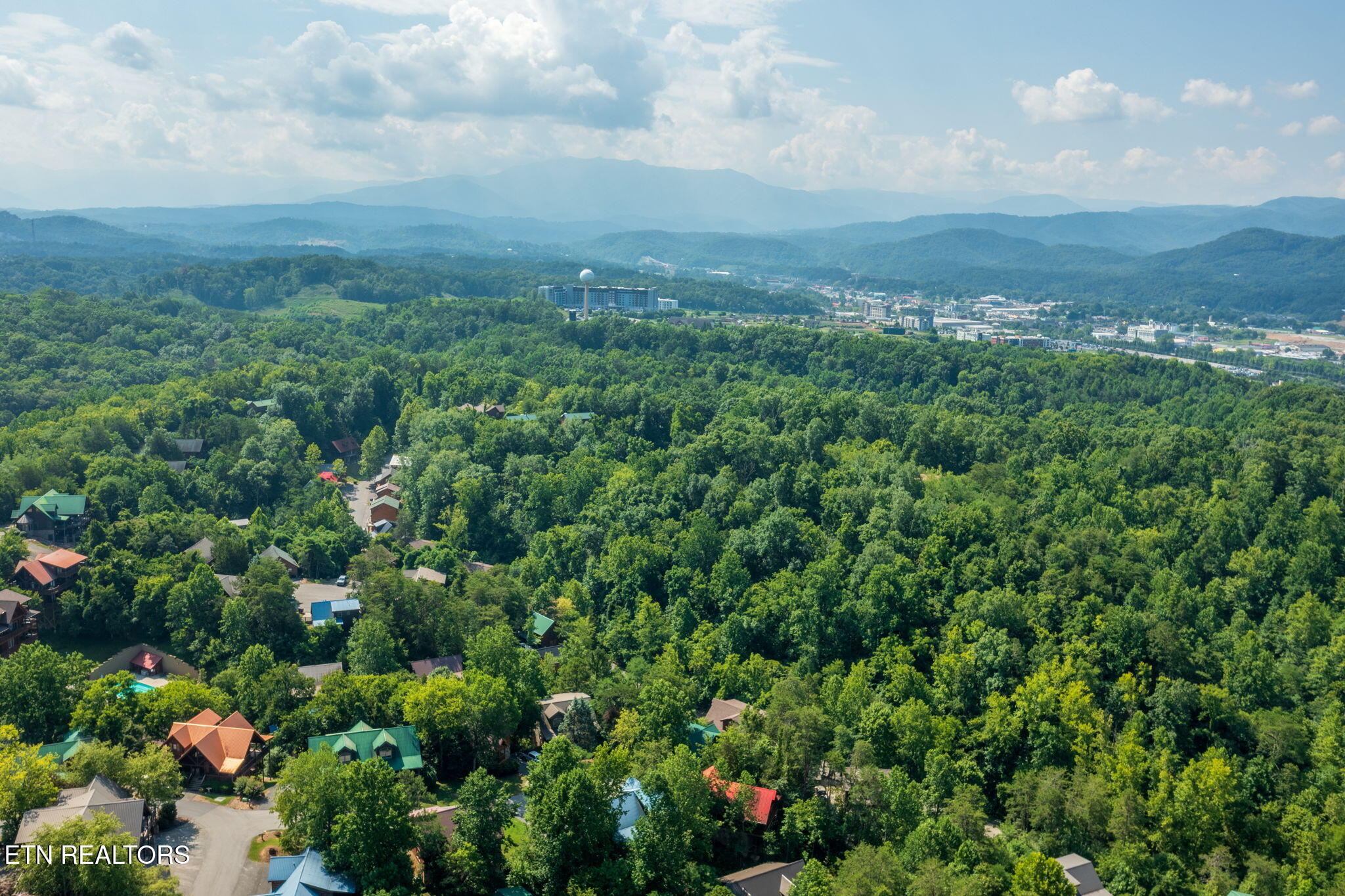 3012 Oak Tree Way Pigeon Forge TN 37863