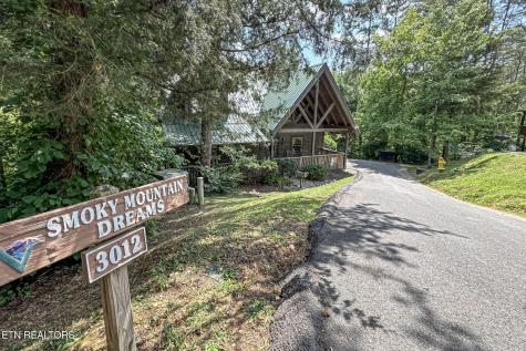 3012 Oak Tree Way Pigeon Forge TN 37863