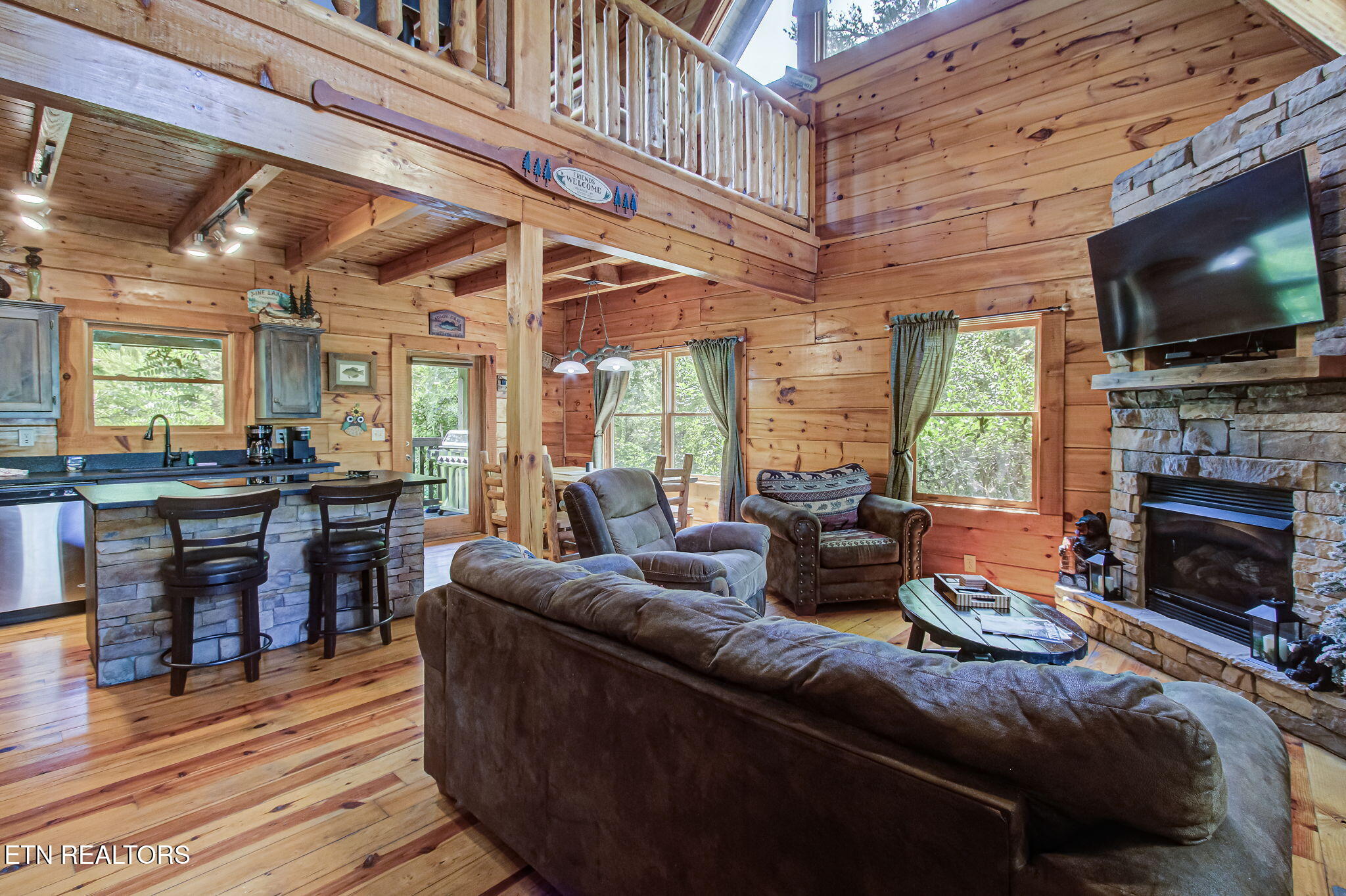 3012 Oak Tree Way Pigeon Forge TN 37863
