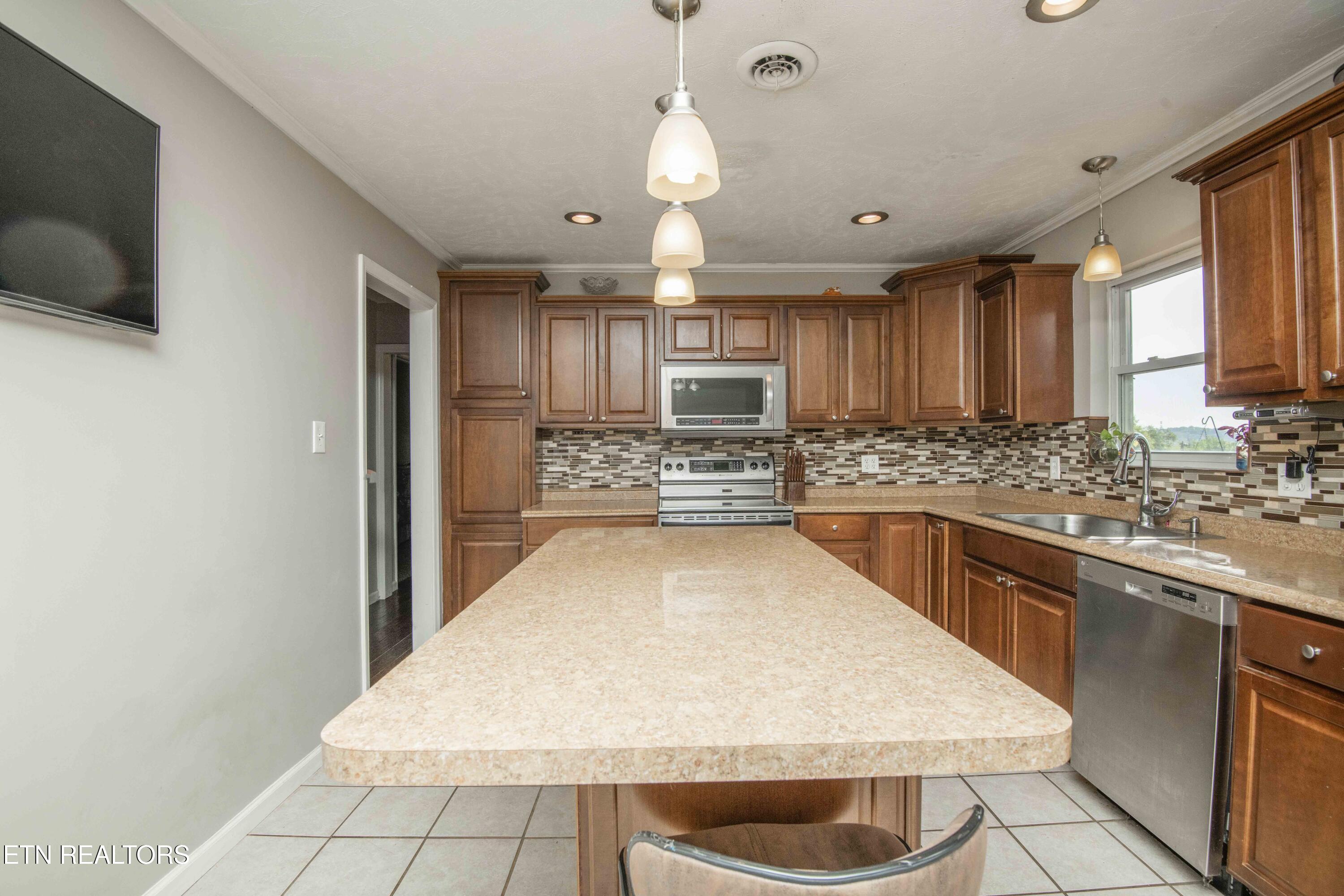 4206 NE Shangri La Drive Knoxville TN 37914