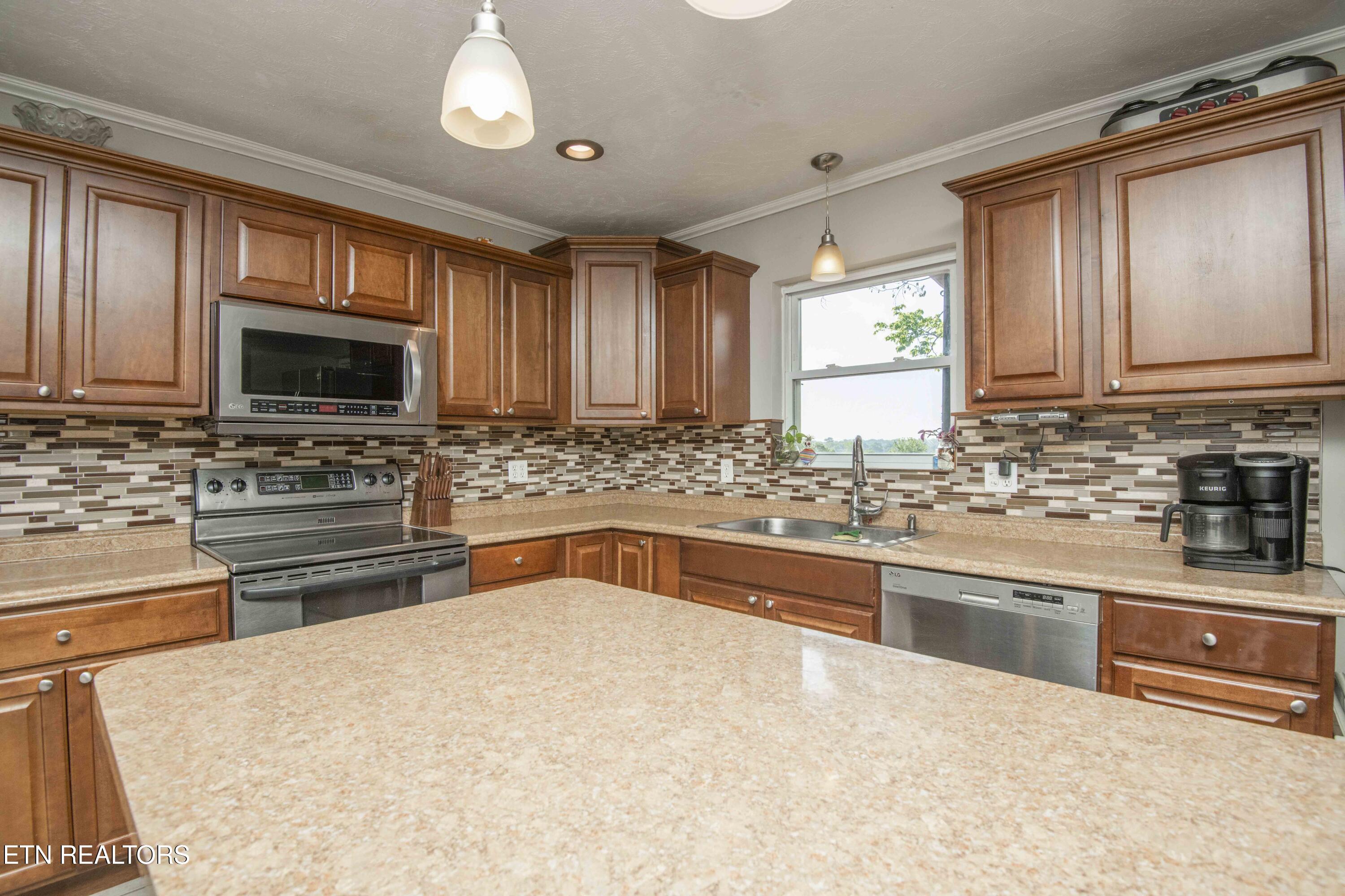 4206 NE Shangri La Drive Knoxville TN 37914