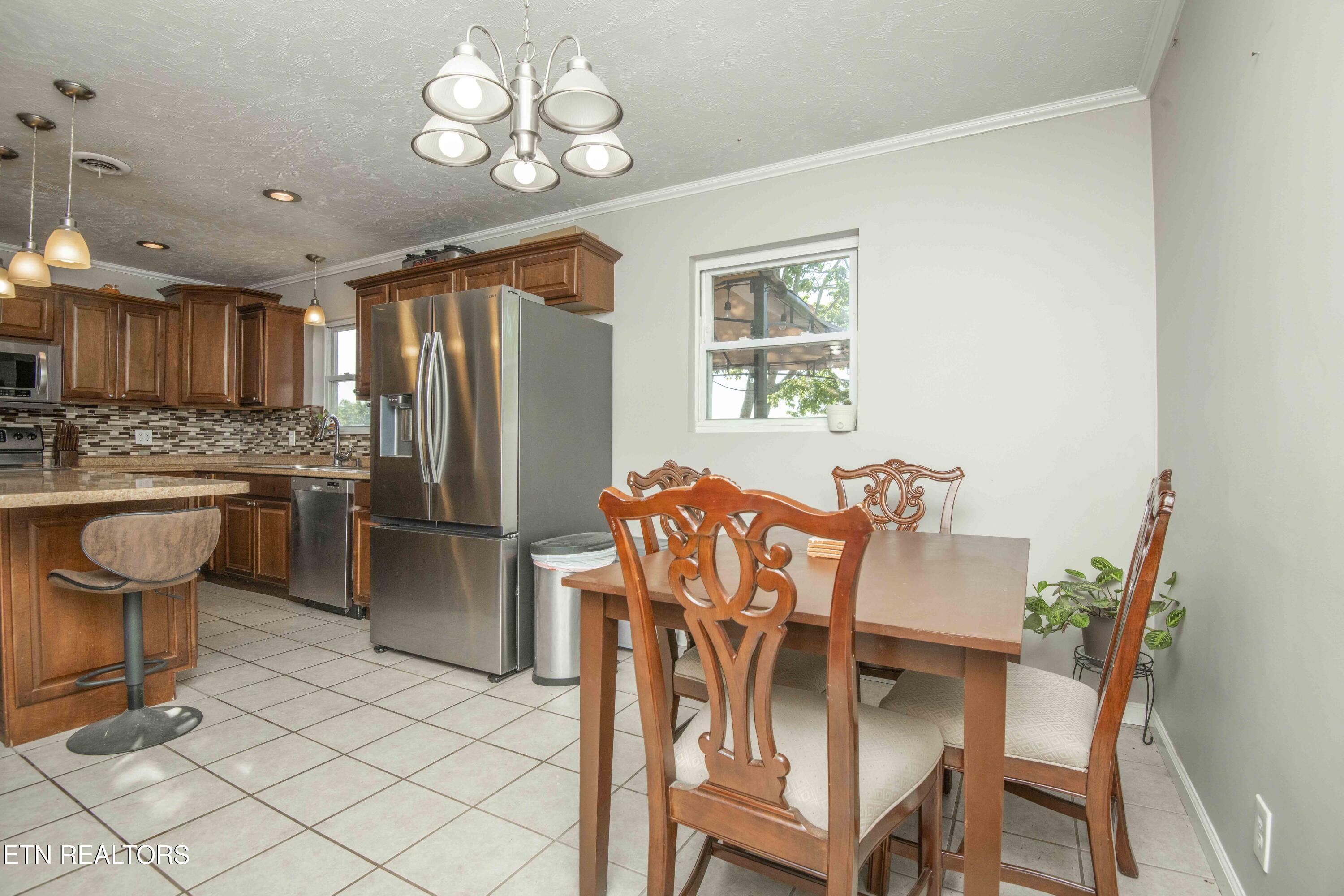 4206 NE Shangri La Drive Knoxville TN 37914