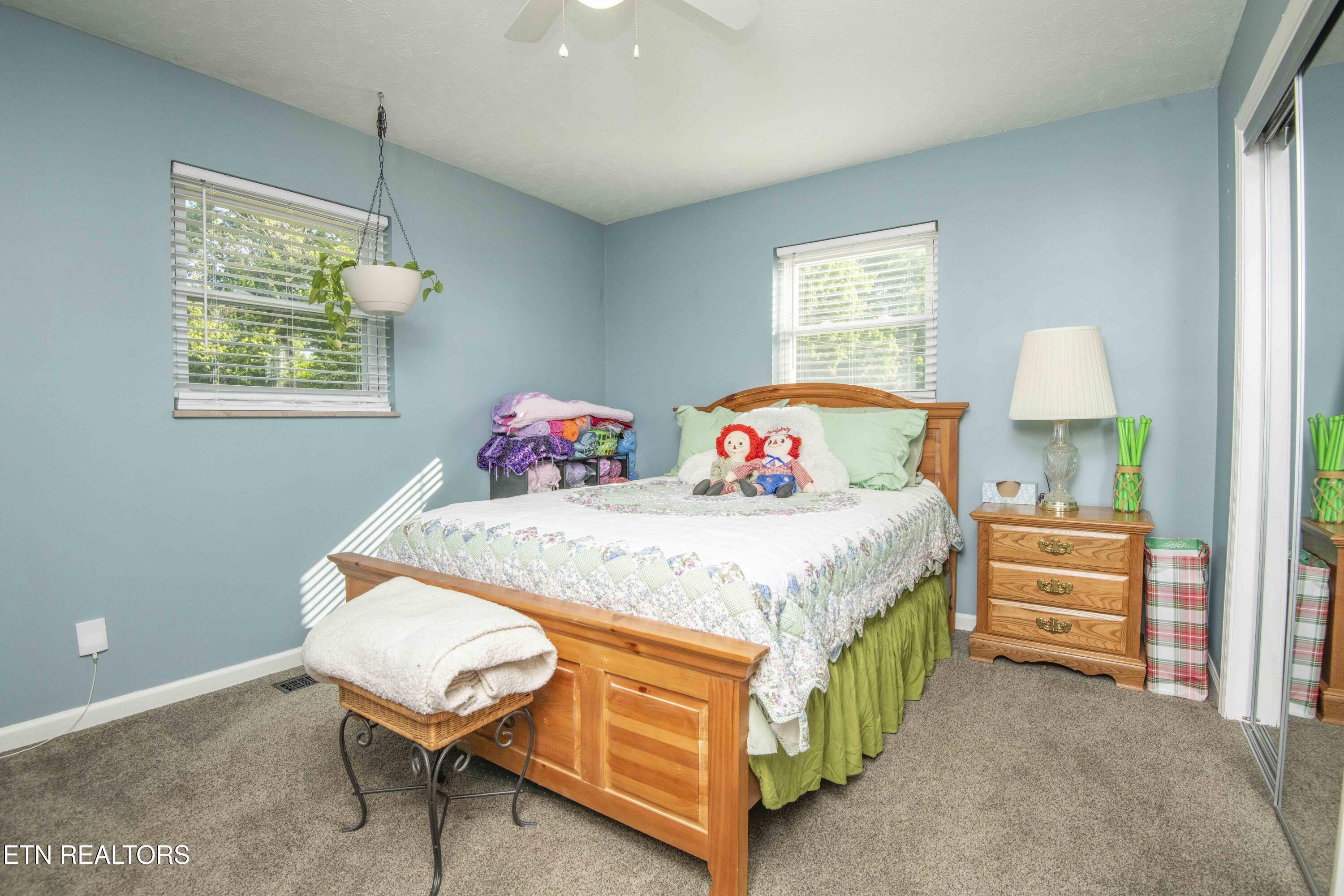 4206 NE Shangri La Drive Knoxville TN 37914