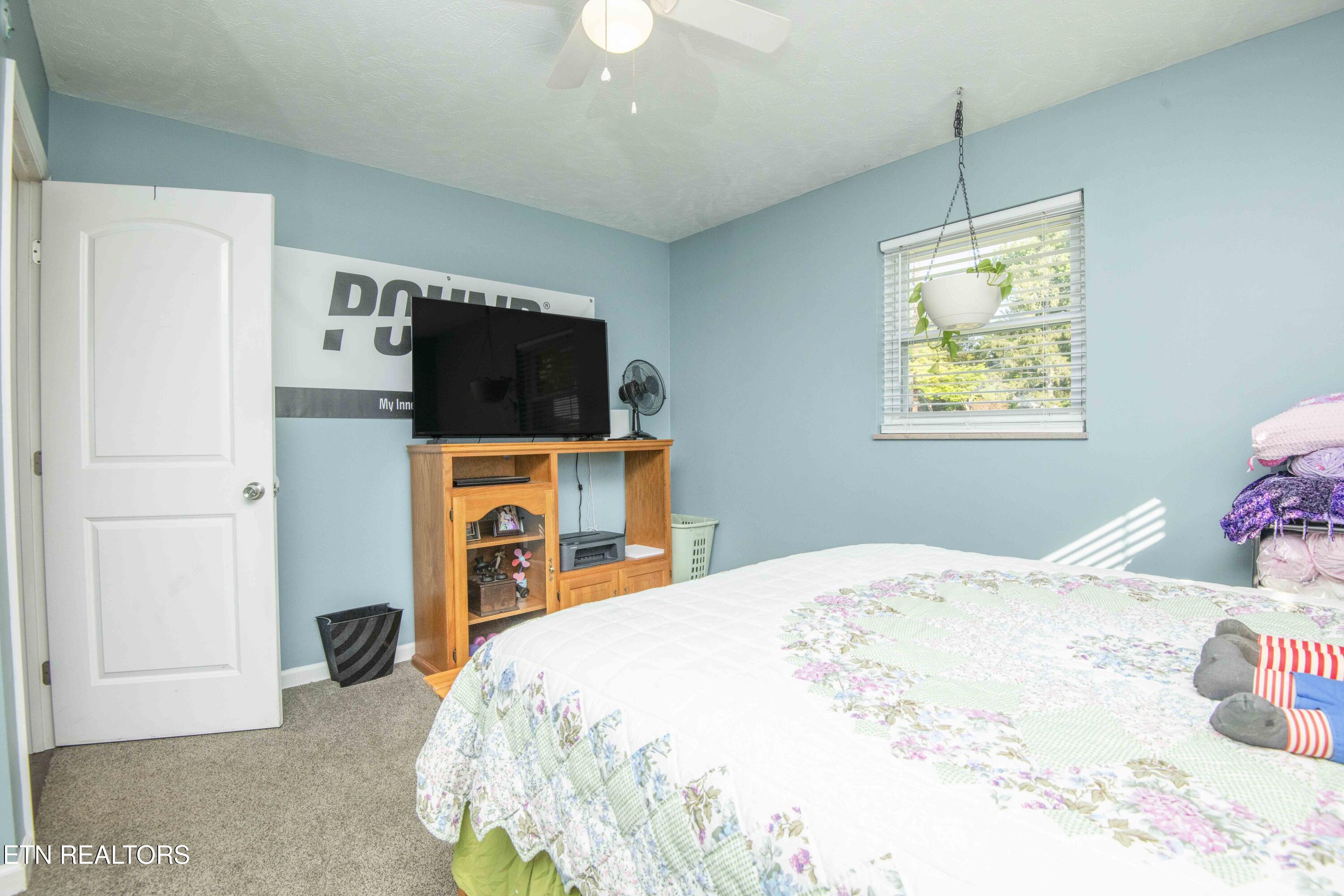 4206 NE Shangri La Drive Knoxville TN 37914