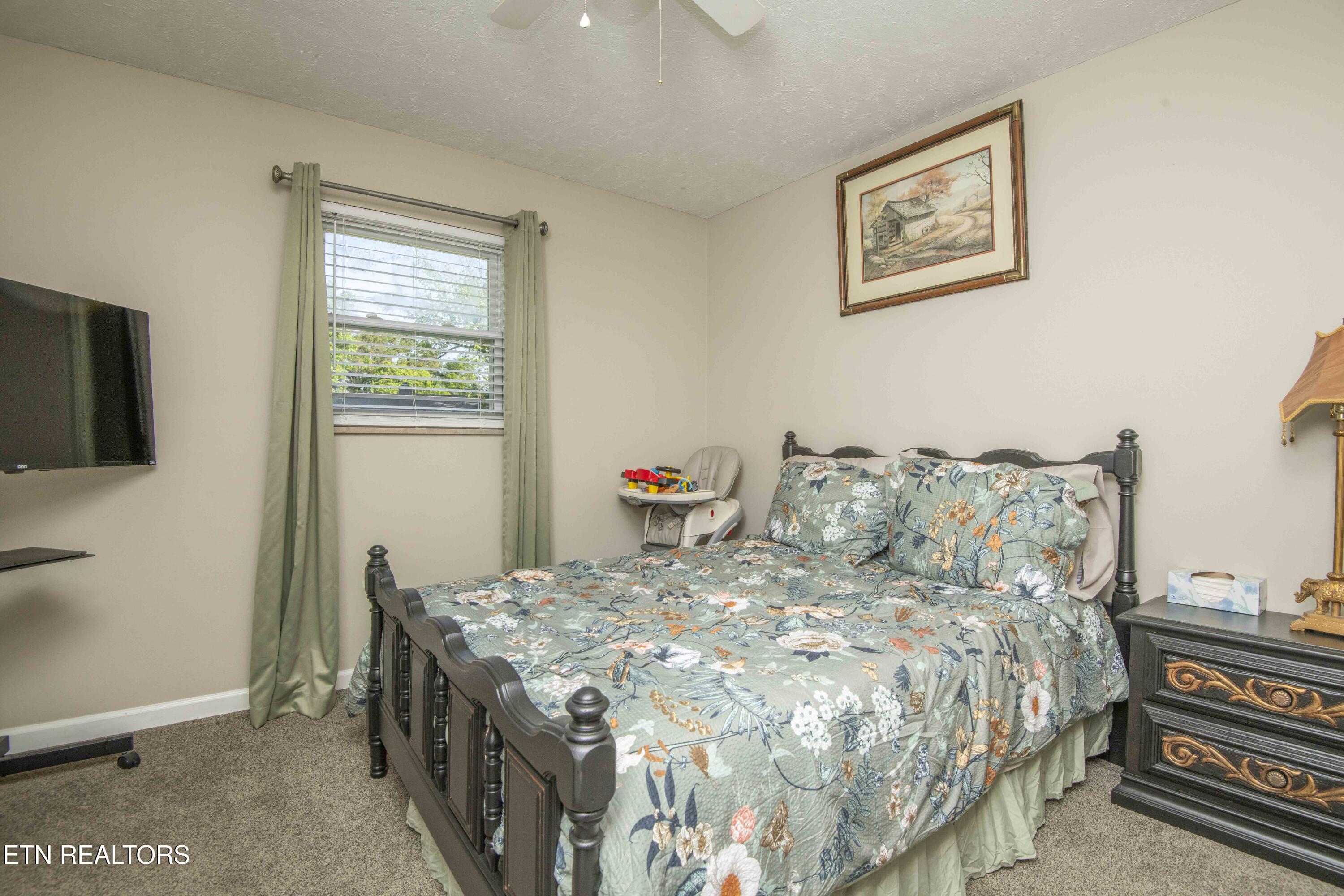 4206 NE Shangri La Drive Knoxville TN 37914