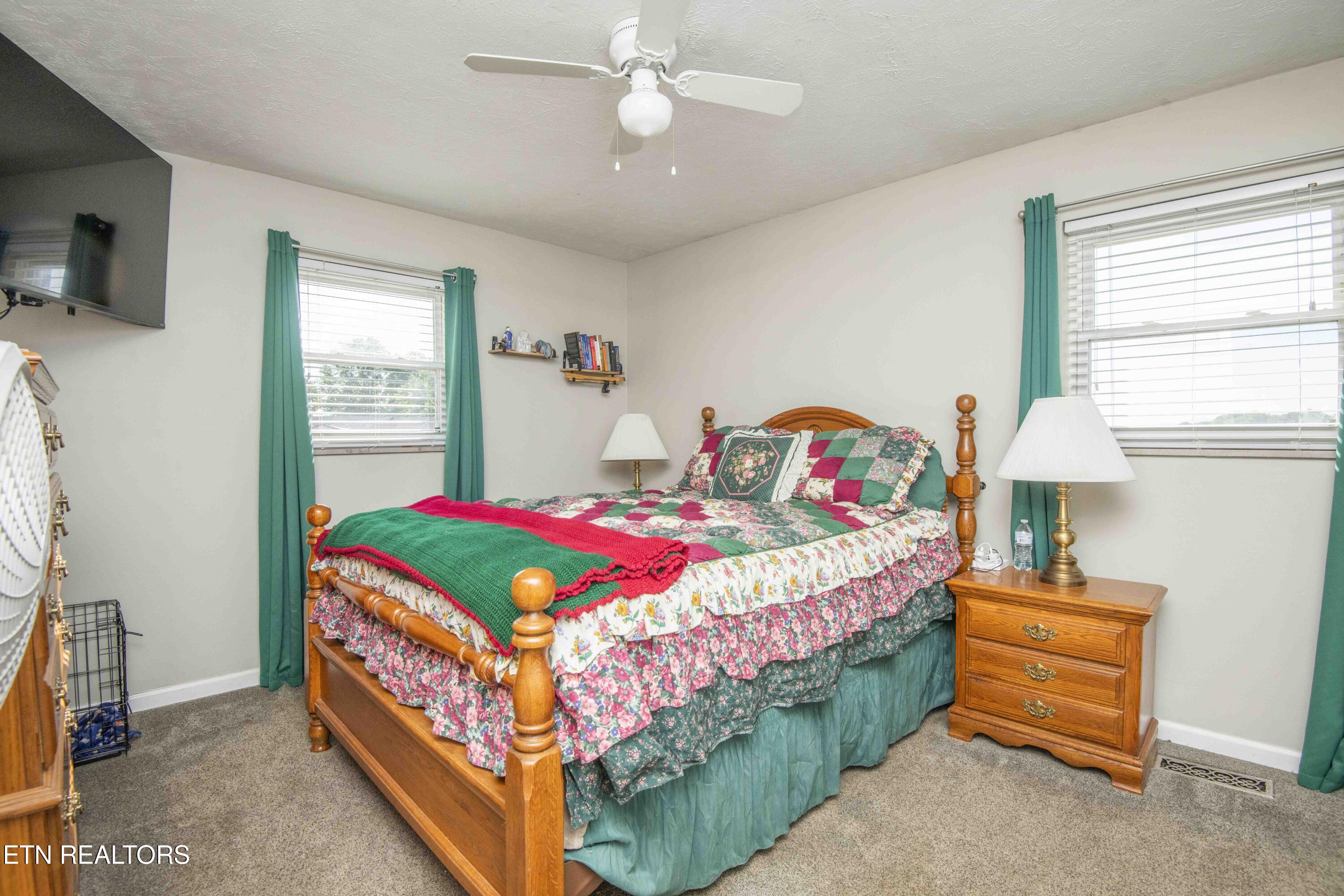 4206 NE Shangri La Drive Knoxville TN 37914