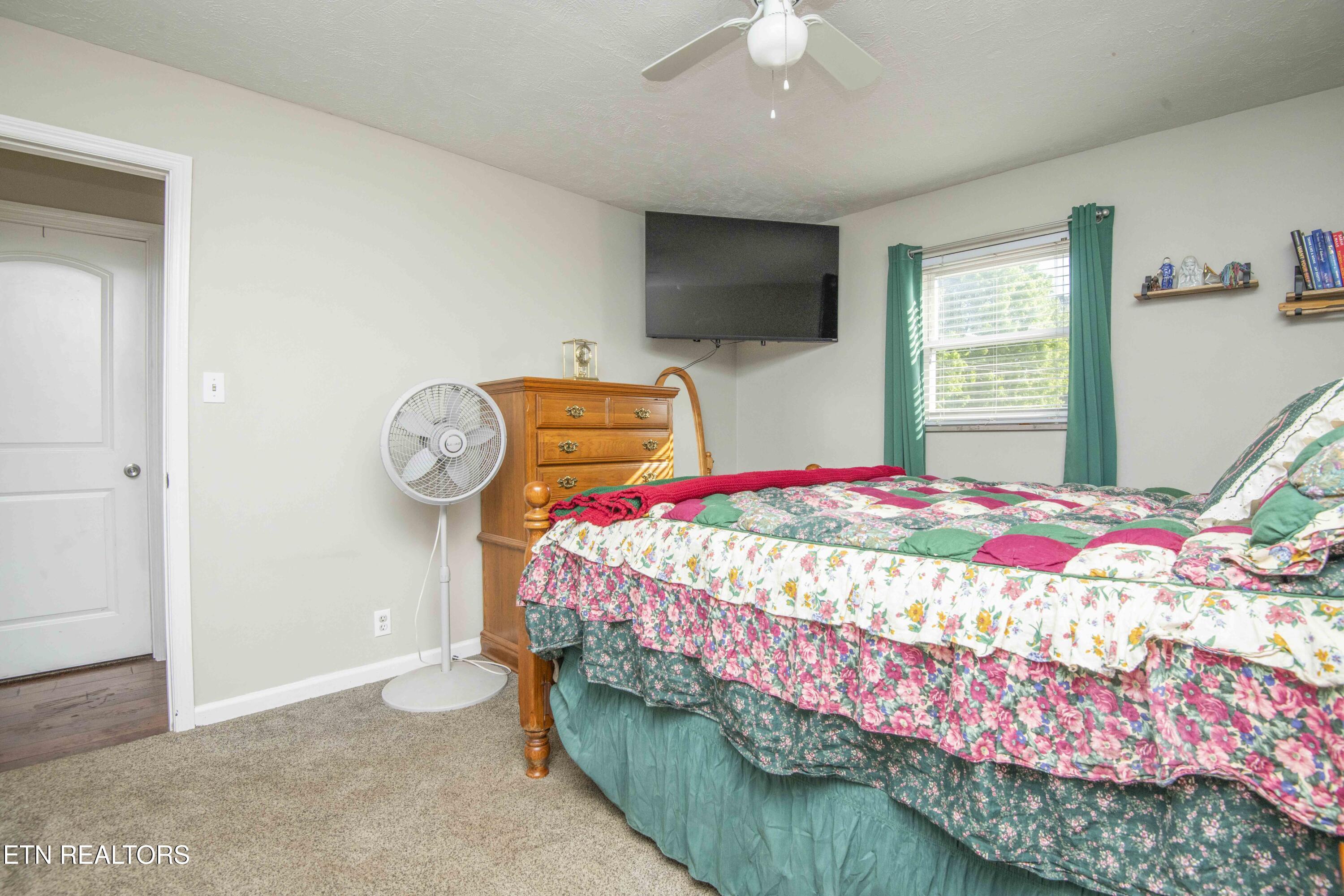 4206 NE Shangri La Drive Knoxville TN 37914