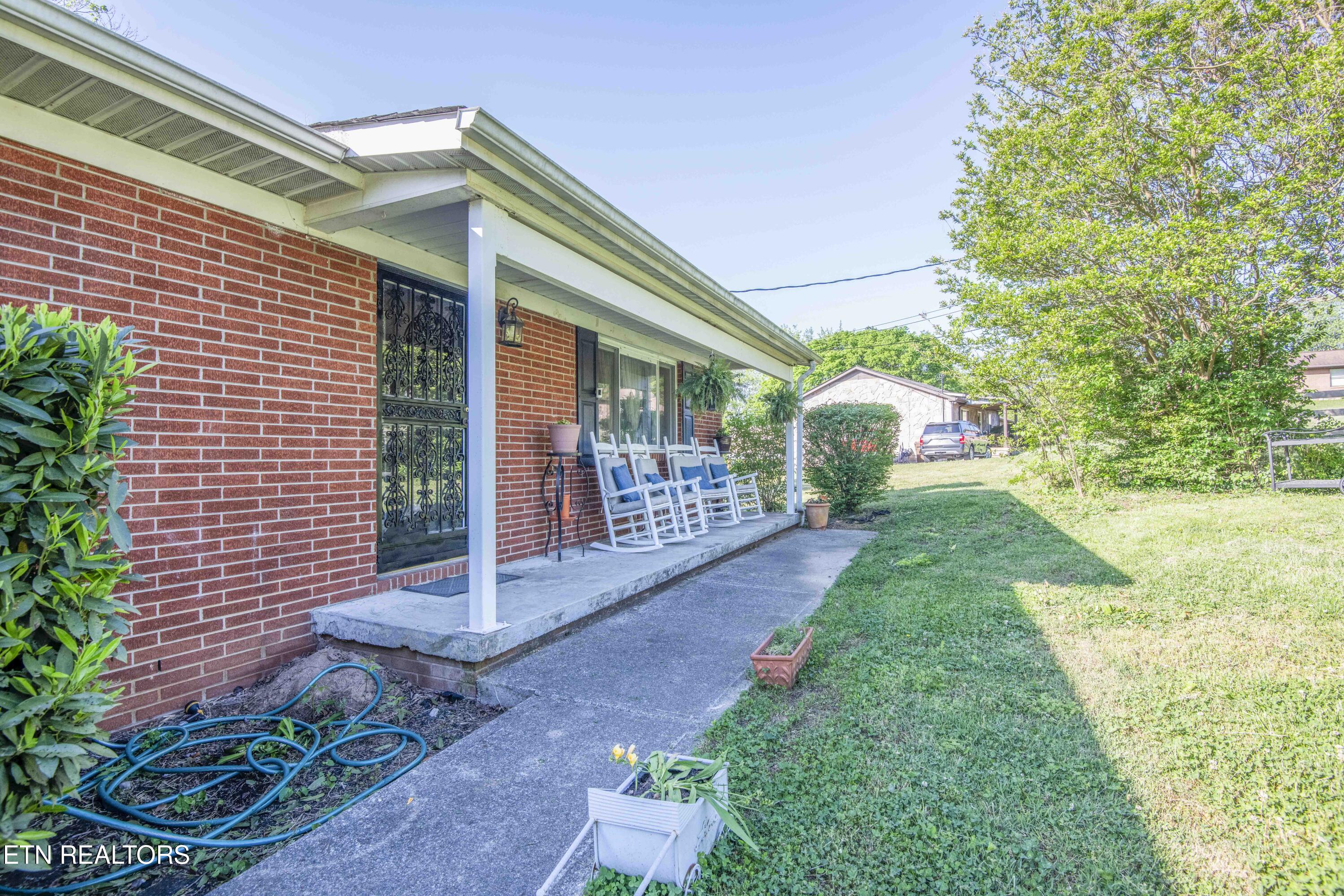 4206 NE Shangri La Drive Knoxville TN 37914