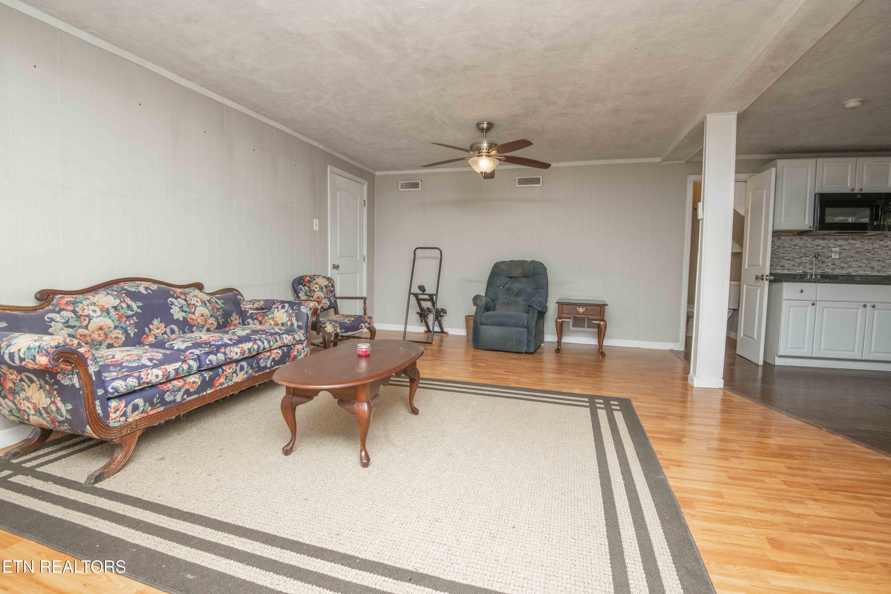 4206 NE Shangri La Drive Knoxville TN 37914